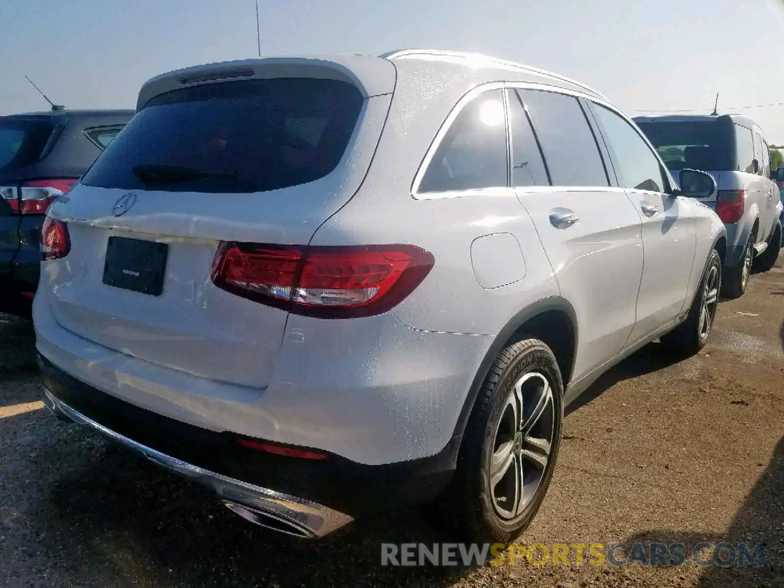 4 Photograph of a damaged car WDC0G4JB2KV132664 MERCEDES-BENZ GLC 300 2019