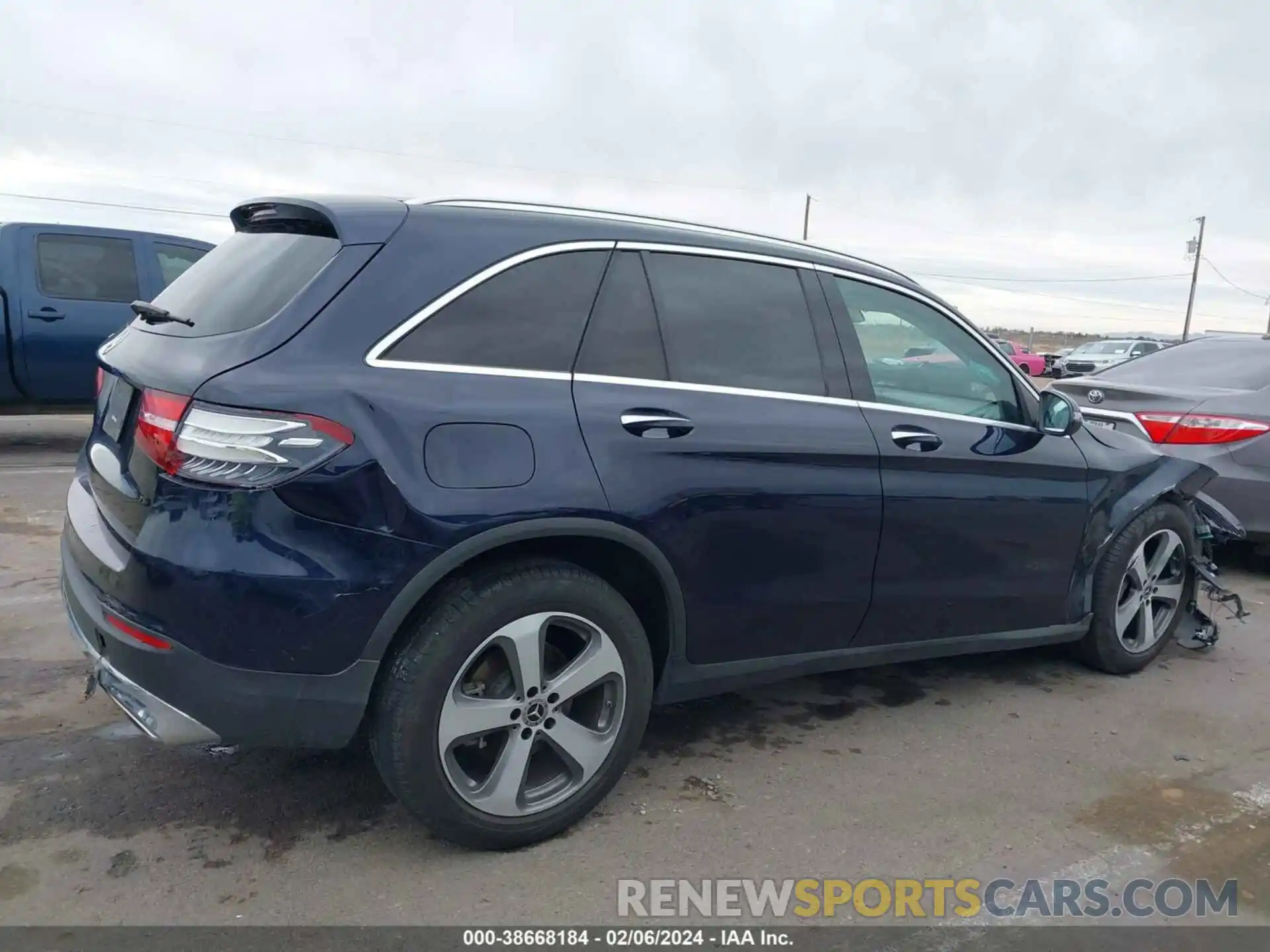 13 Photograph of a damaged car WDC0G4JB2KV138691 MERCEDES-BENZ GLC 300 2019