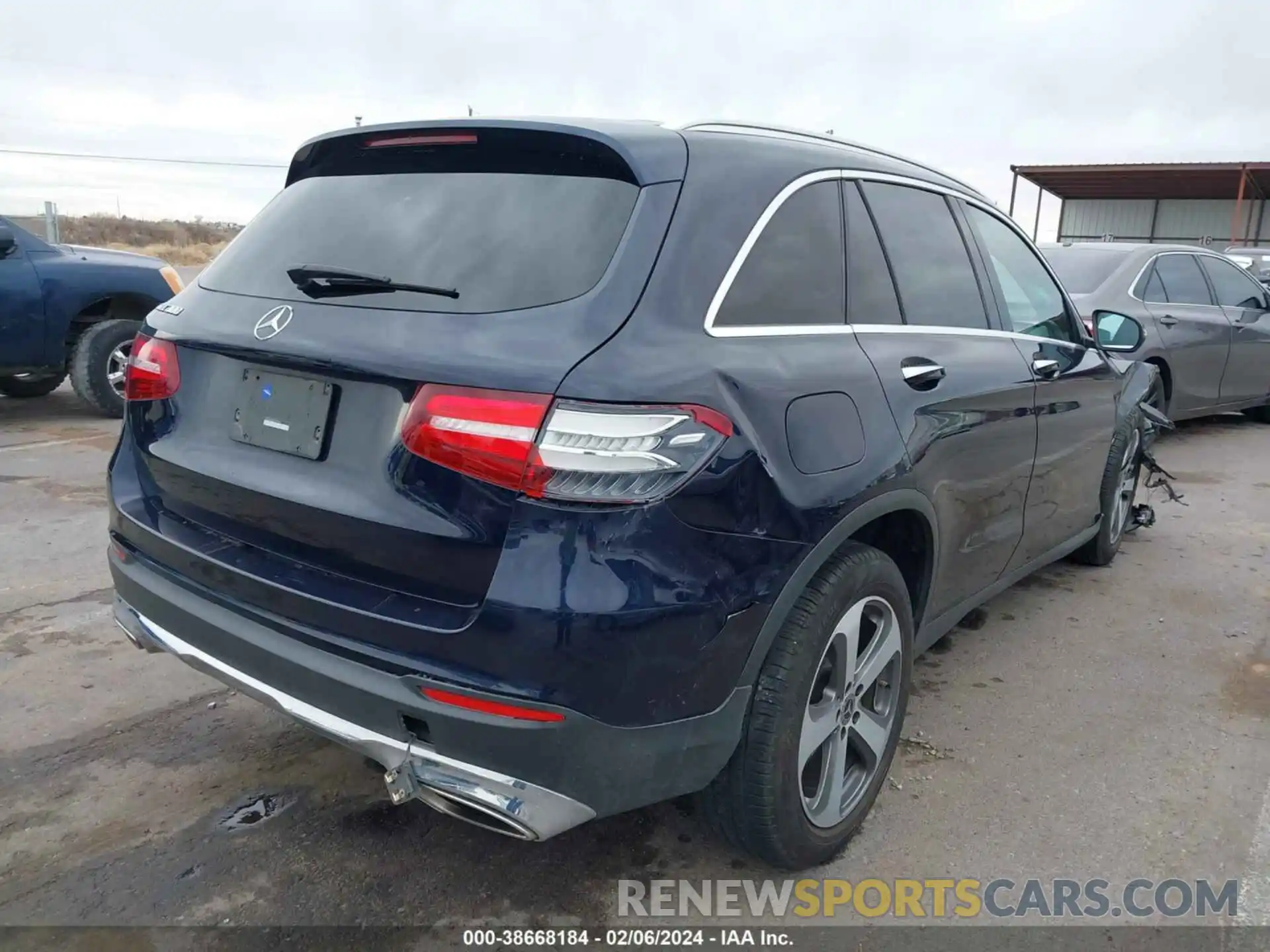 4 Photograph of a damaged car WDC0G4JB2KV138691 MERCEDES-BENZ GLC 300 2019