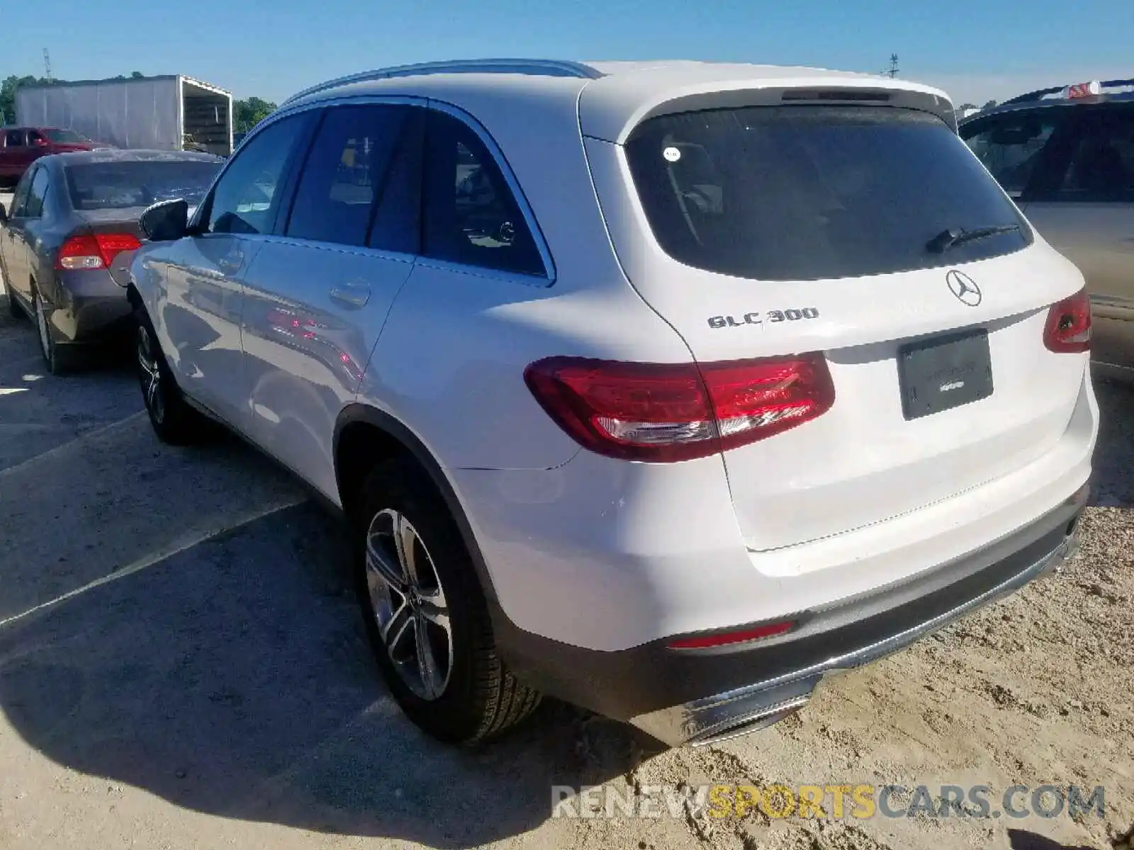 3 Photograph of a damaged car WDC0G4JB2KV161517 MERCEDES-BENZ GLC 300 2019