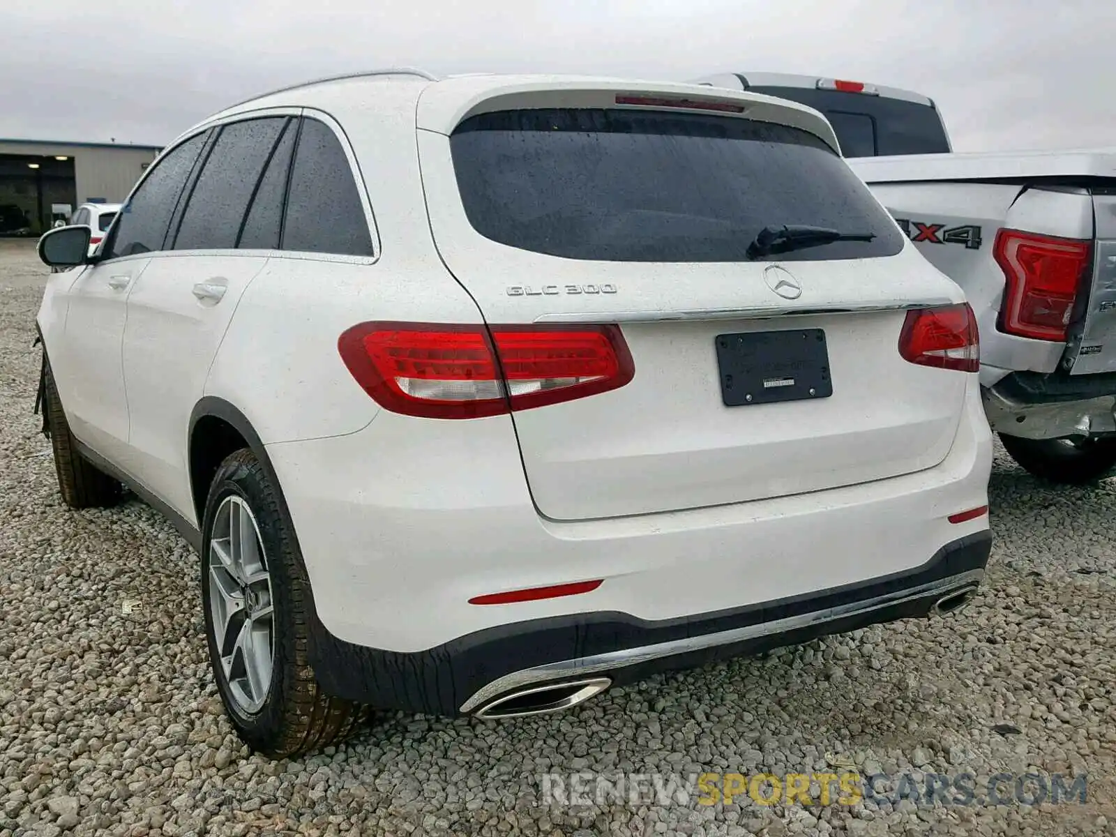 3 Photograph of a damaged car WDC0G4JB3KF544490 MERCEDES-BENZ GLC 300 2019