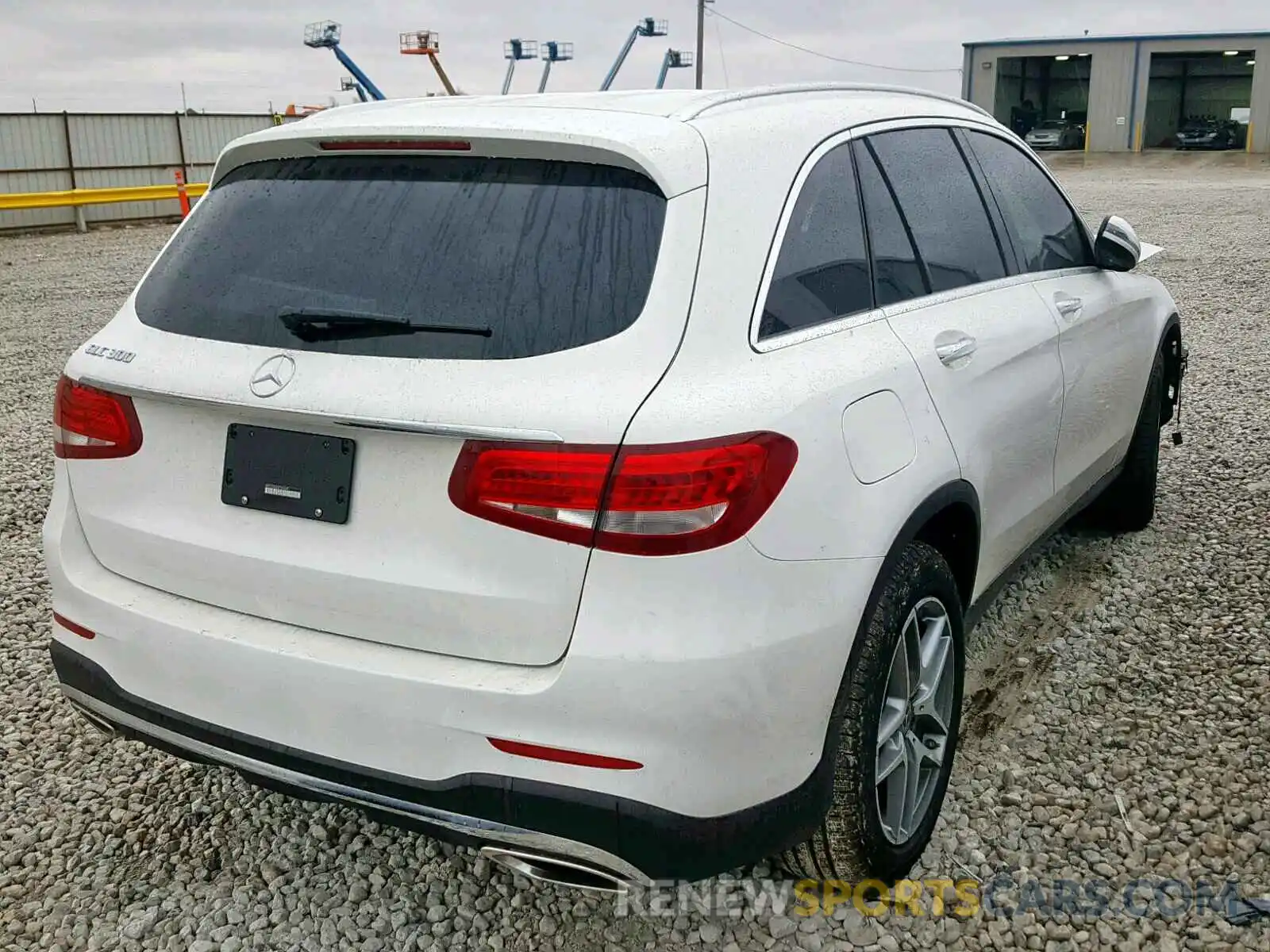 4 Фотография поврежденного автомобиля WDC0G4JB3KF544490 MERCEDES-BENZ GLC 300 2019