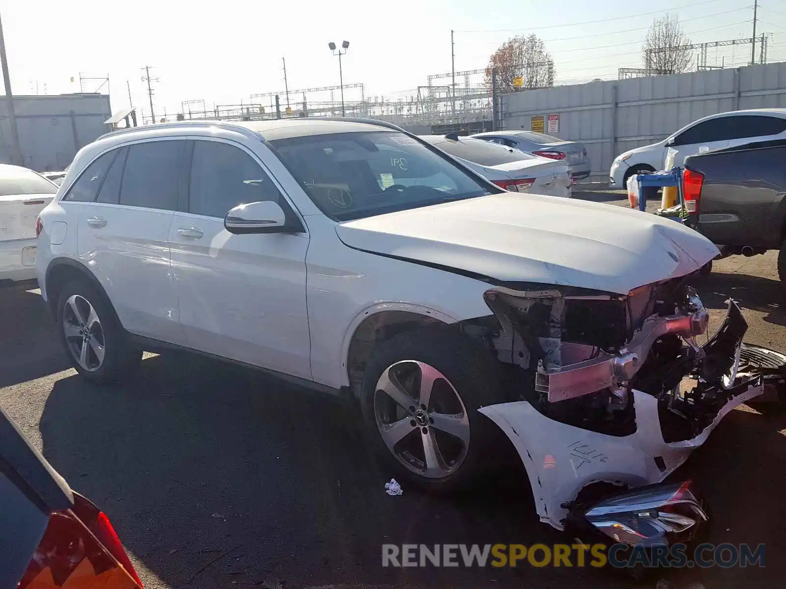 1 Photograph of a damaged car WDC0G4JB3KF575139 MERCEDES-BENZ GLC 300 2019