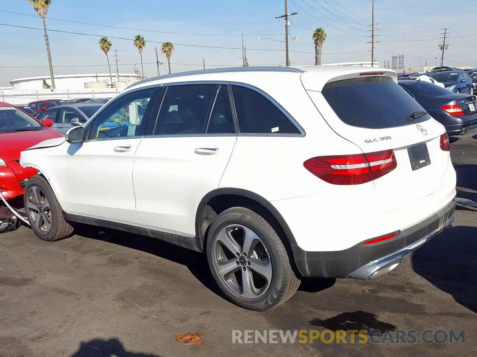 3 Photograph of a damaged car WDC0G4JB3KF575139 MERCEDES-BENZ GLC 300 2019