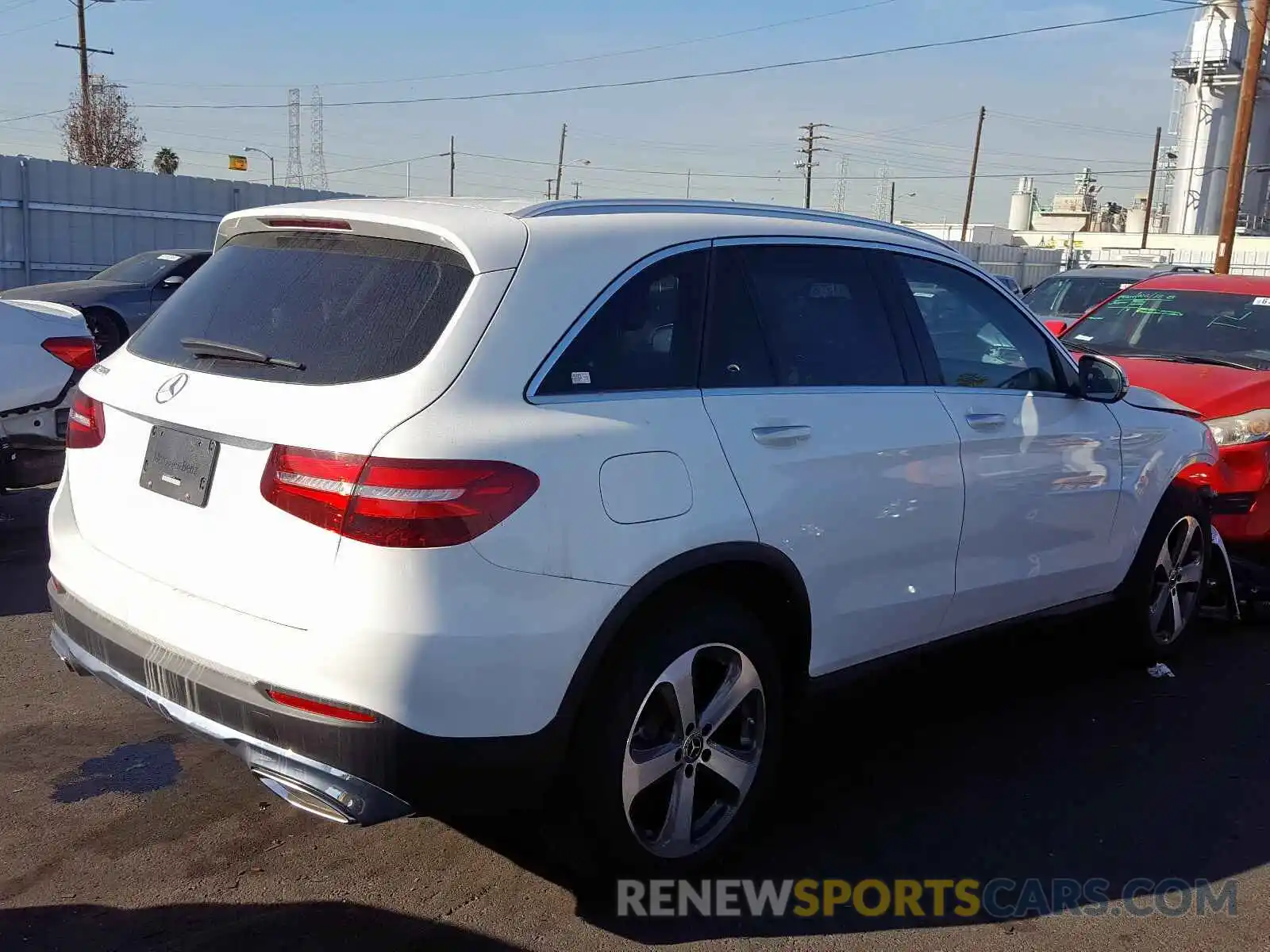 4 Photograph of a damaged car WDC0G4JB3KF575139 MERCEDES-BENZ GLC 300 2019