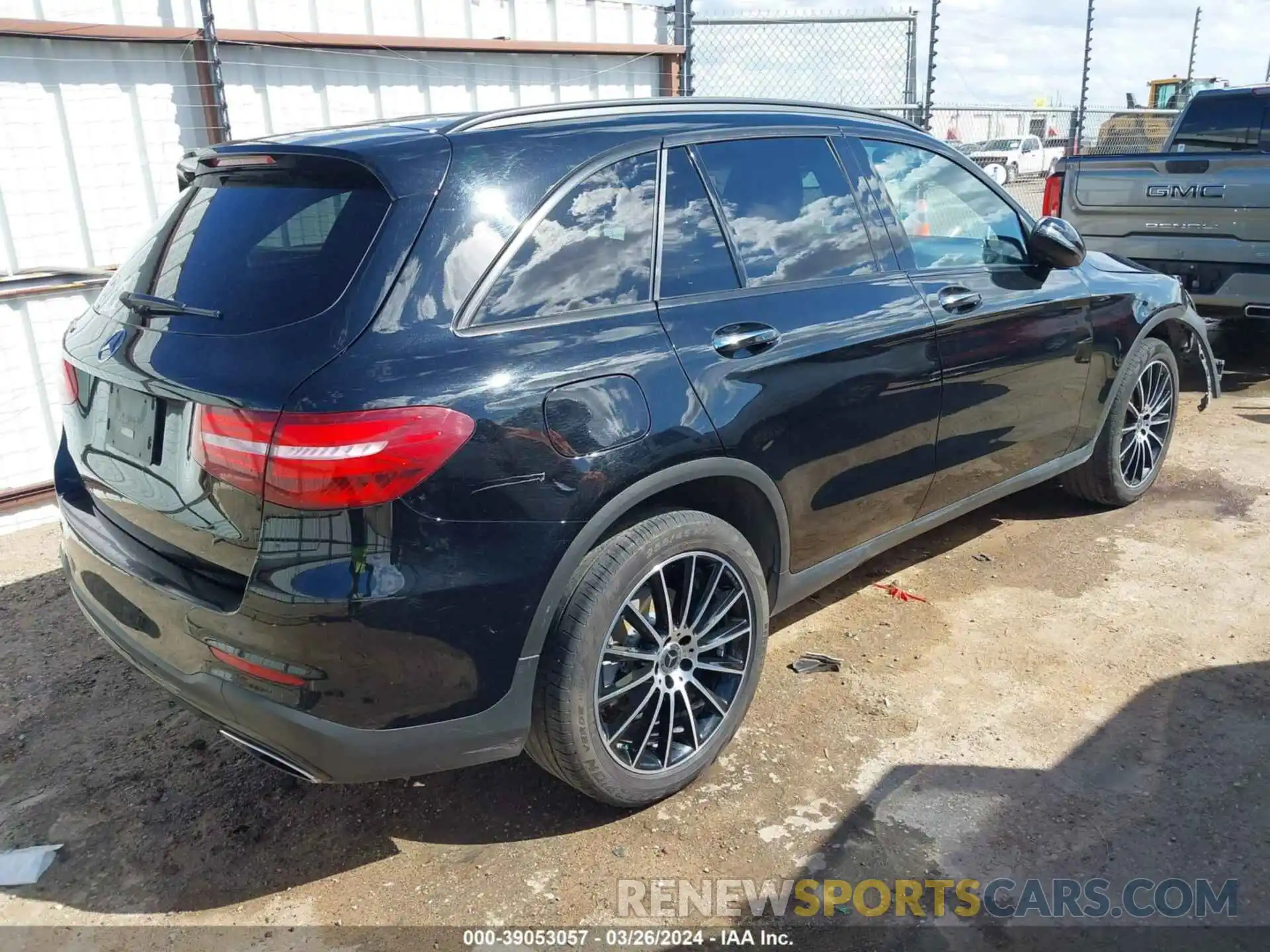 4 Photograph of a damaged car WDC0G4JB3KV144211 MERCEDES-BENZ GLC 300 2019