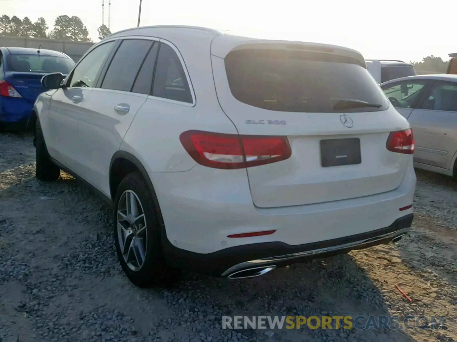 3 Photograph of a damaged car WDC0G4JB3KV180299 MERCEDES-BENZ GLC 300 2019