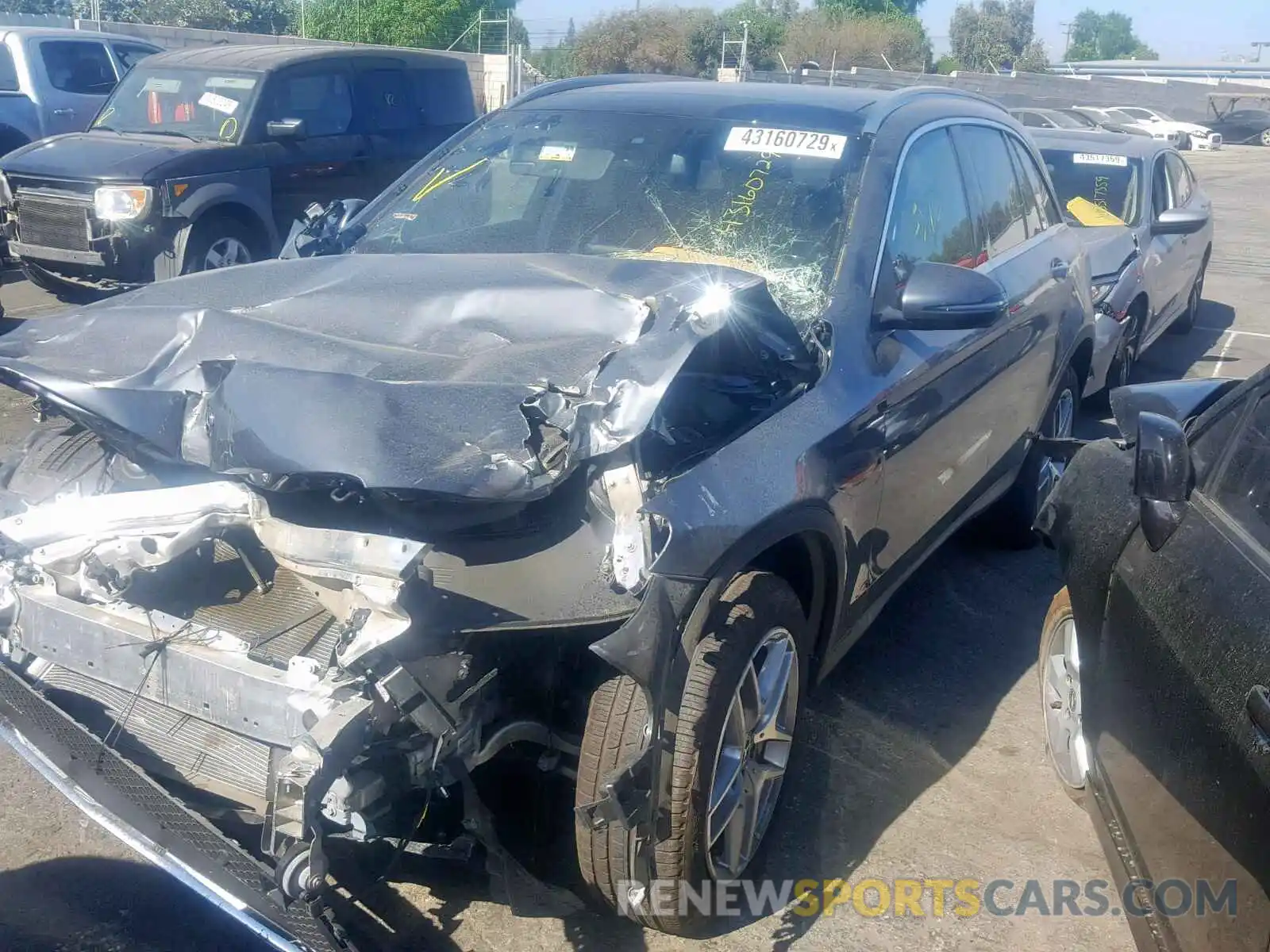 2 Photograph of a damaged car WDC0G4JB4K1002179 MERCEDES-BENZ GLC 300 2019