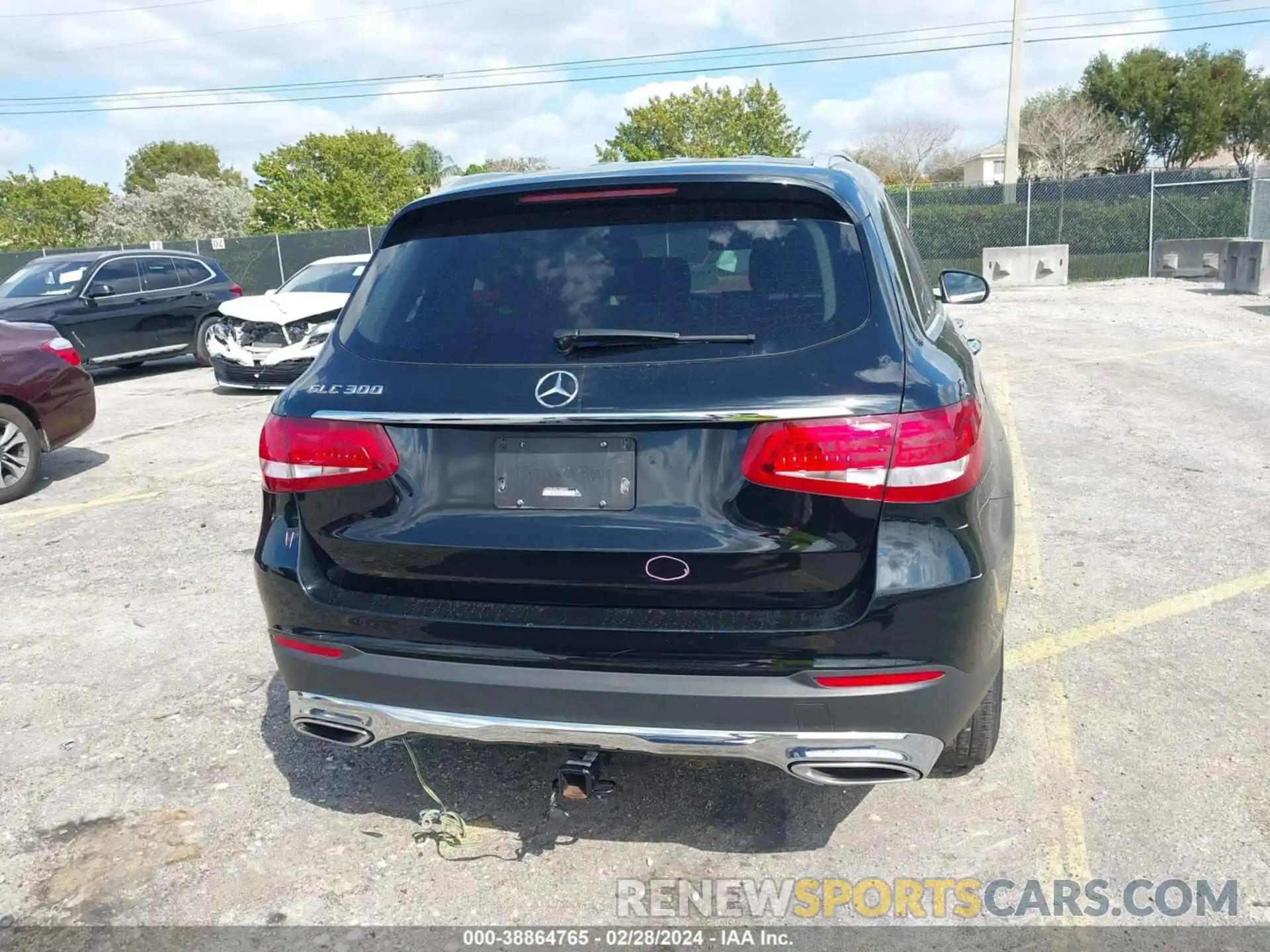 16 Photograph of a damaged car WDC0G4JB4K1005597 MERCEDES-BENZ GLC 300 2019