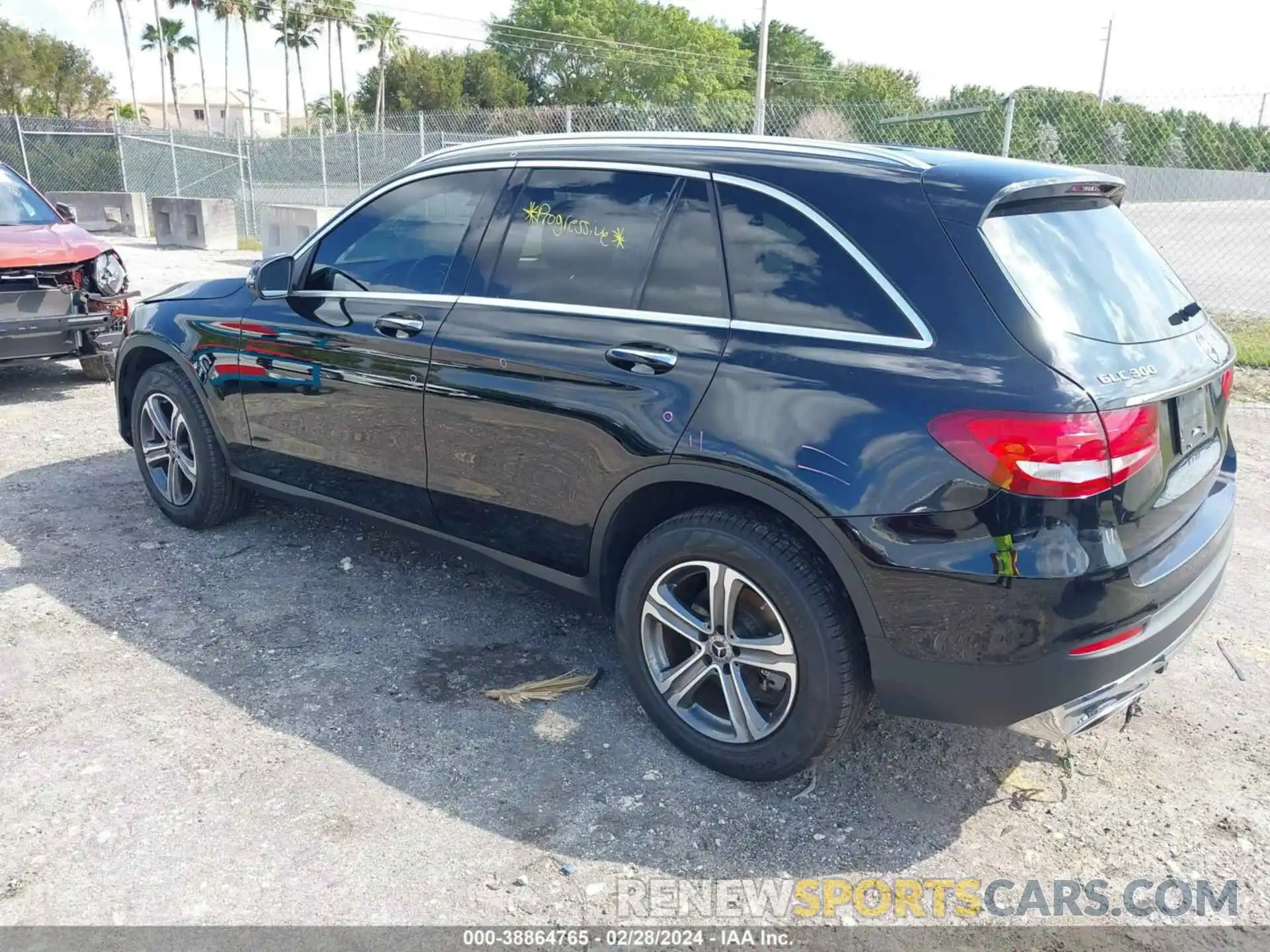 3 Photograph of a damaged car WDC0G4JB4K1005597 MERCEDES-BENZ GLC 300 2019