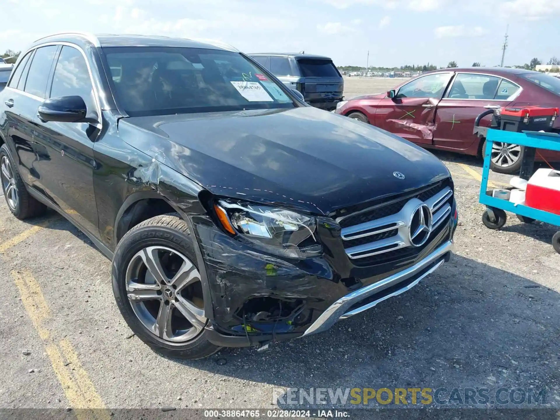 6 Photograph of a damaged car WDC0G4JB4K1005597 MERCEDES-BENZ GLC 300 2019