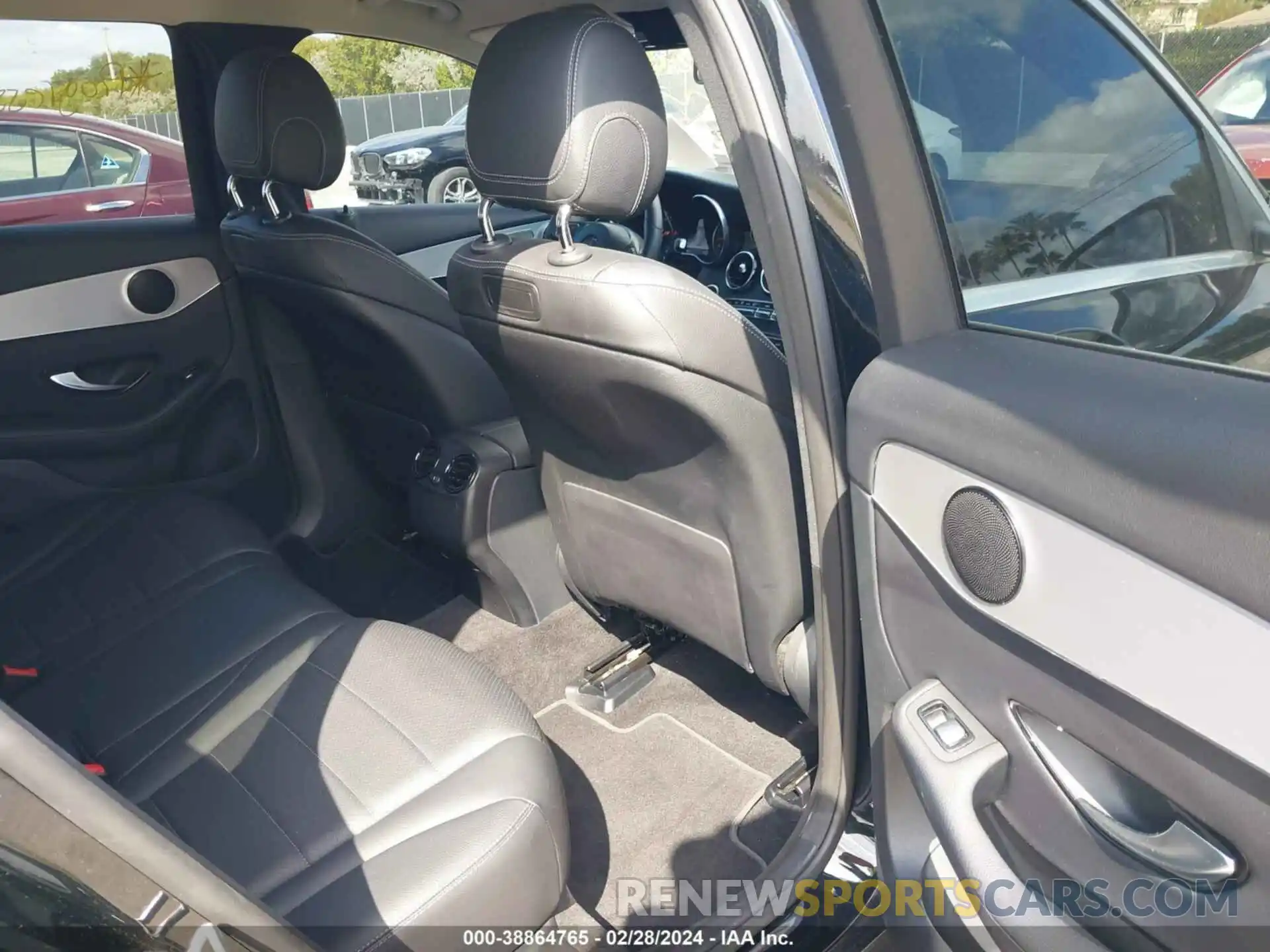 8 Photograph of a damaged car WDC0G4JB4K1005597 MERCEDES-BENZ GLC 300 2019