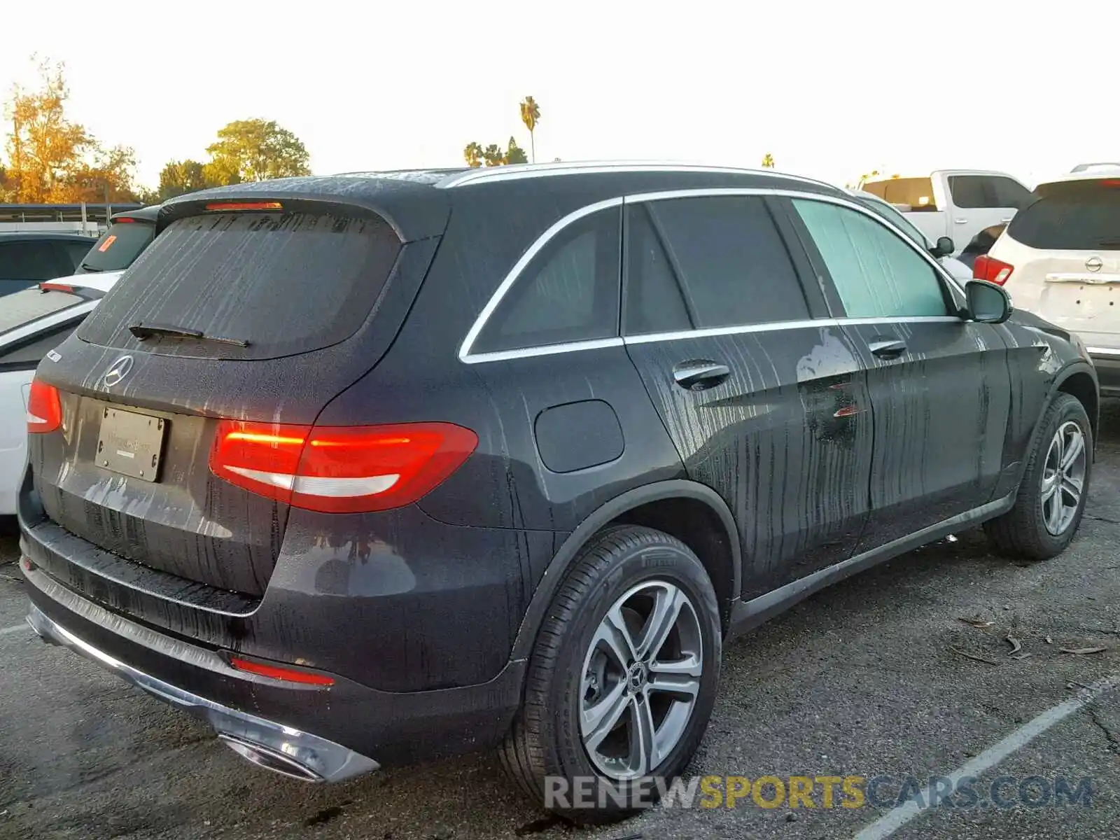 4 Photograph of a damaged car WDC0G4JB4KV128518 MERCEDES-BENZ GLC 300 2019