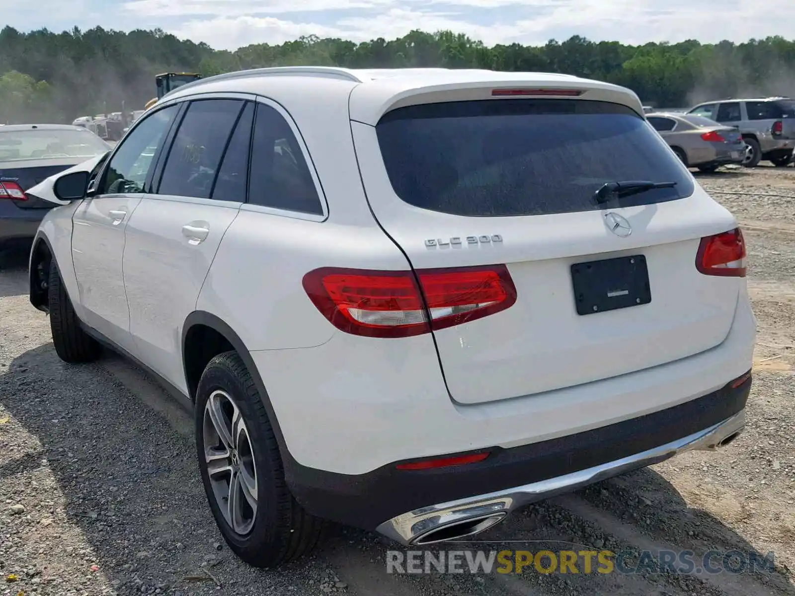 3 Photograph of a damaged car WDC0G4JB4KV146369 MERCEDES-BENZ GLC 300 2019