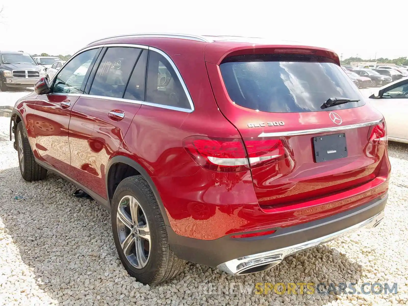 3 Photograph of a damaged car WDC0G4JB5KF497401 MERCEDES-BENZ GLC 300 2019