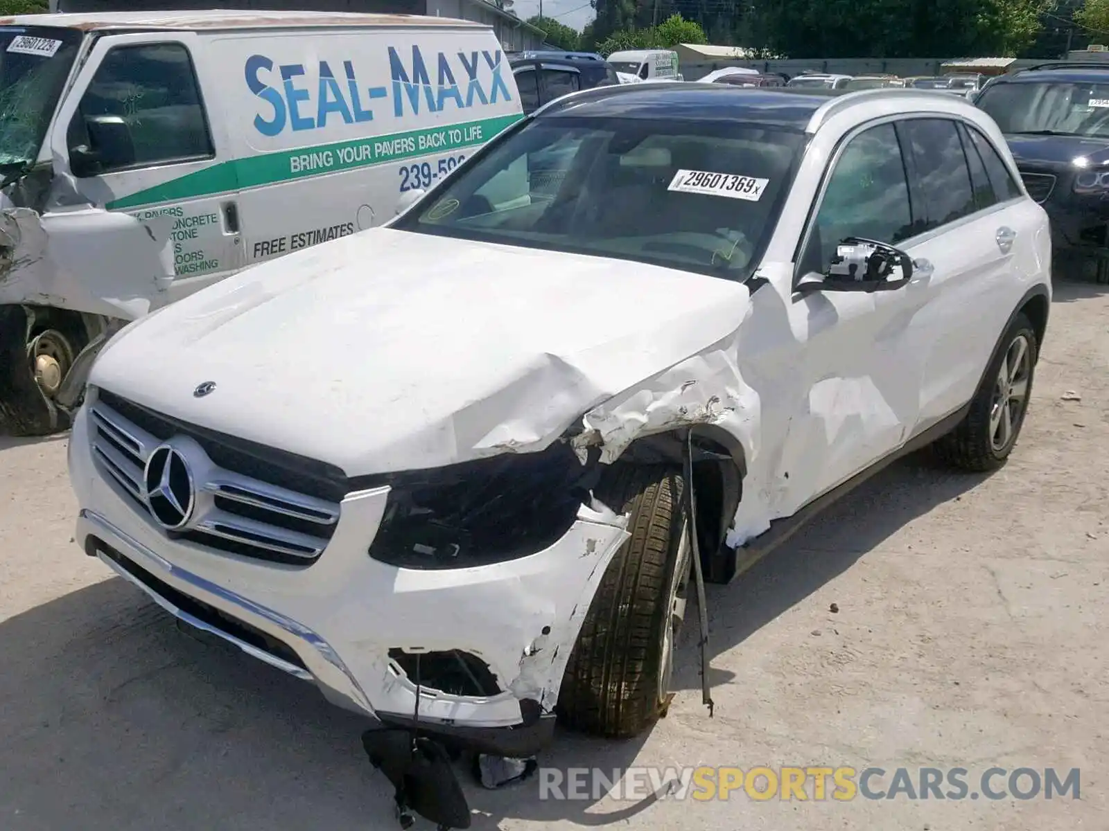 2 Photograph of a damaged car WDC0G4JB5KV139320 MERCEDES-BENZ GLC 300 2019