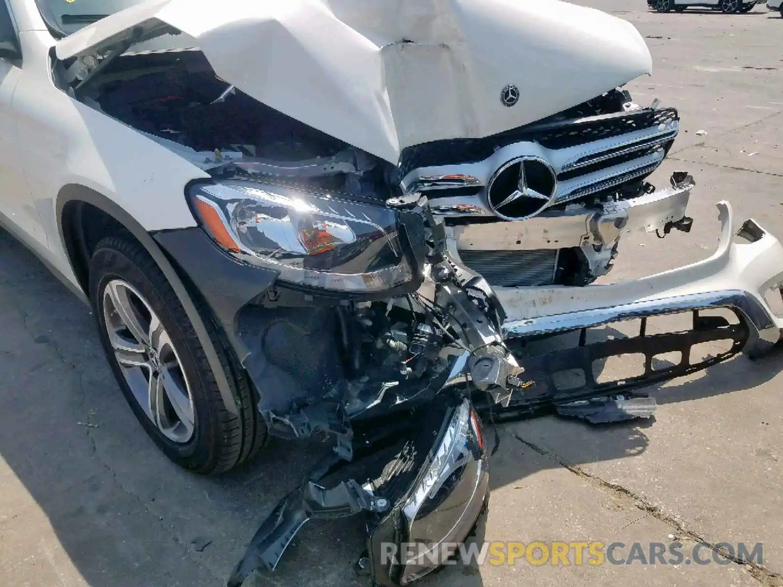 9 Photograph of a damaged car WDC0G4JB5KV149569 MERCEDES-BENZ GLC 300 2019