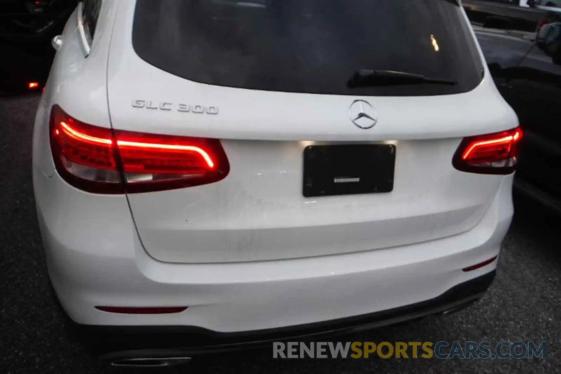 9 Photograph of a damaged car WDC0G4JB5KV176271 MERCEDES-BENZ GLC 300 2019