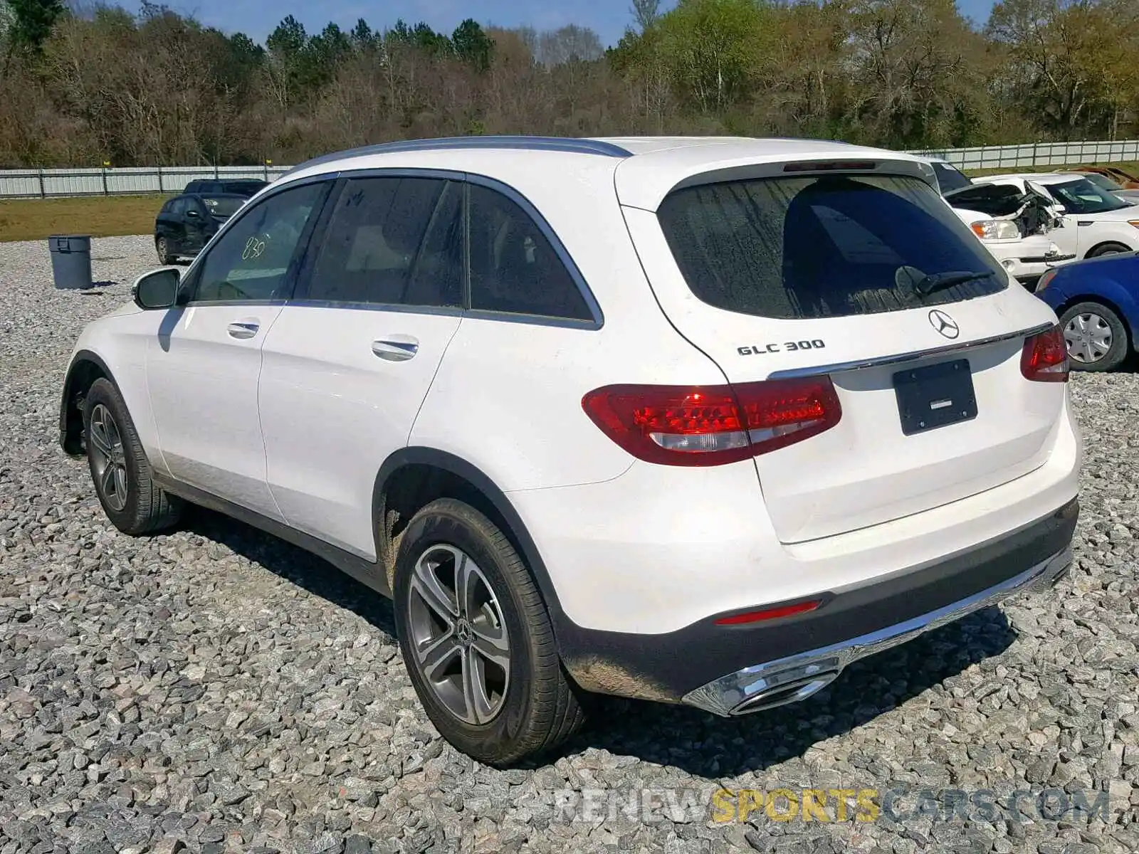 3 Photograph of a damaged car WDC0G4JB6KV127452 MERCEDES-BENZ GLC 300 2019