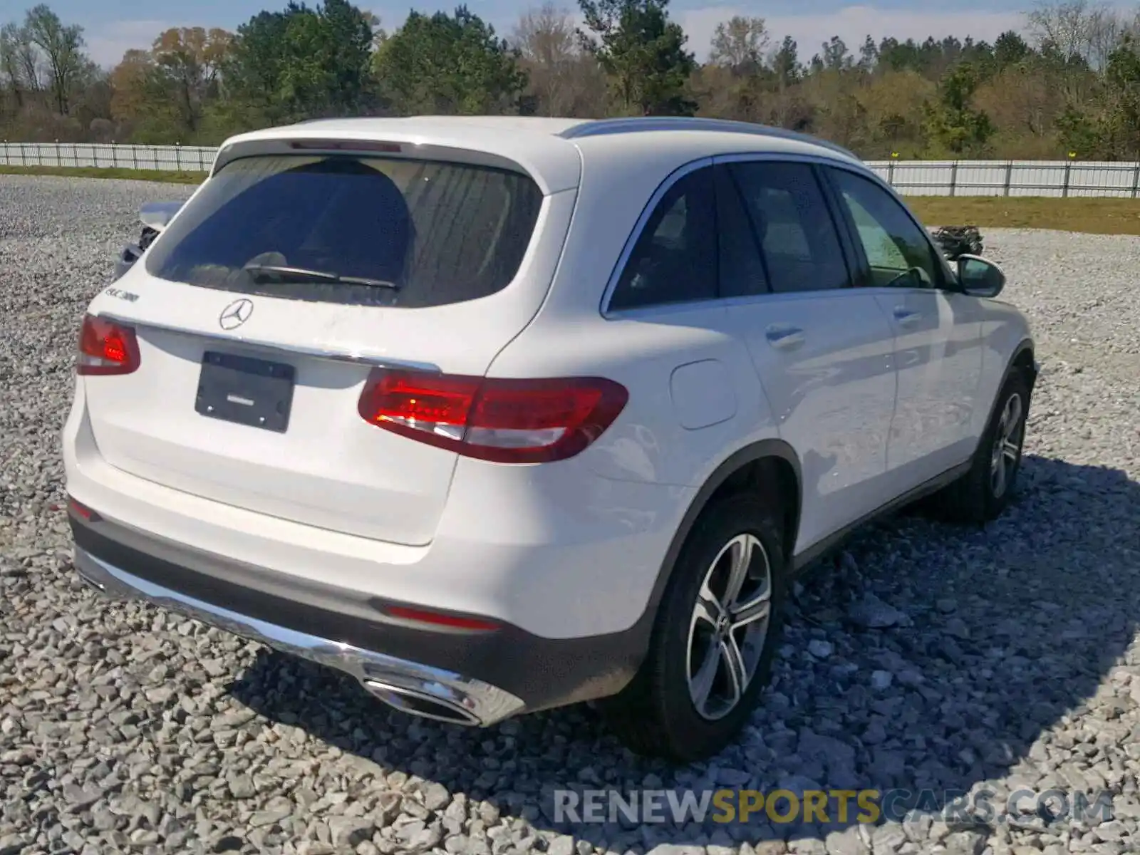 4 Photograph of a damaged car WDC0G4JB6KV127452 MERCEDES-BENZ GLC 300 2019