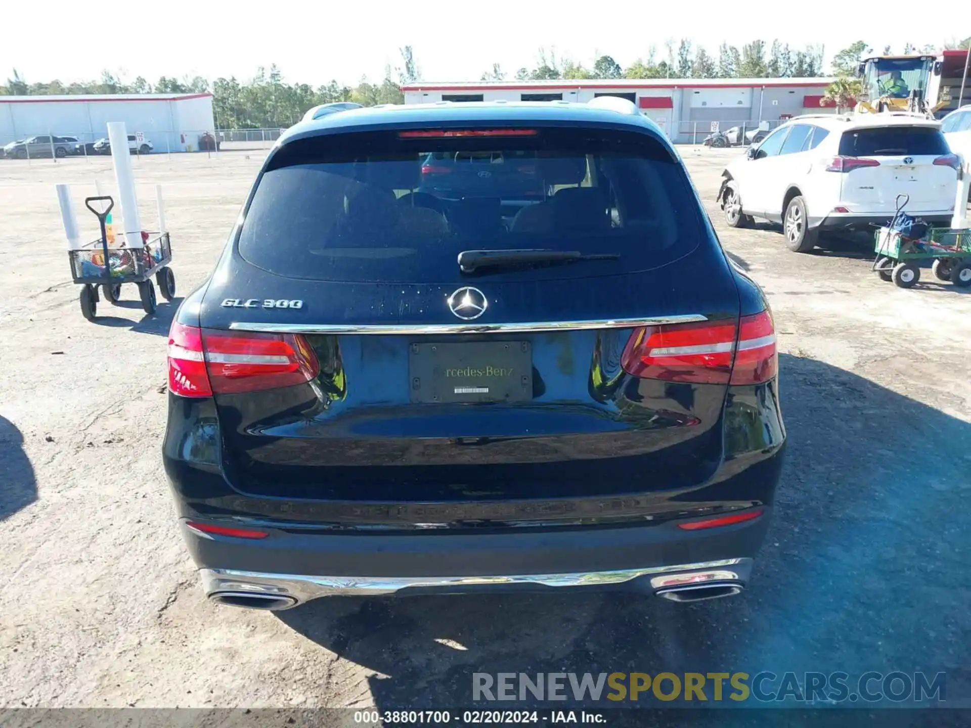 16 Photograph of a damaged car WDC0G4JB7KF572096 MERCEDES-BENZ GLC 300 2019