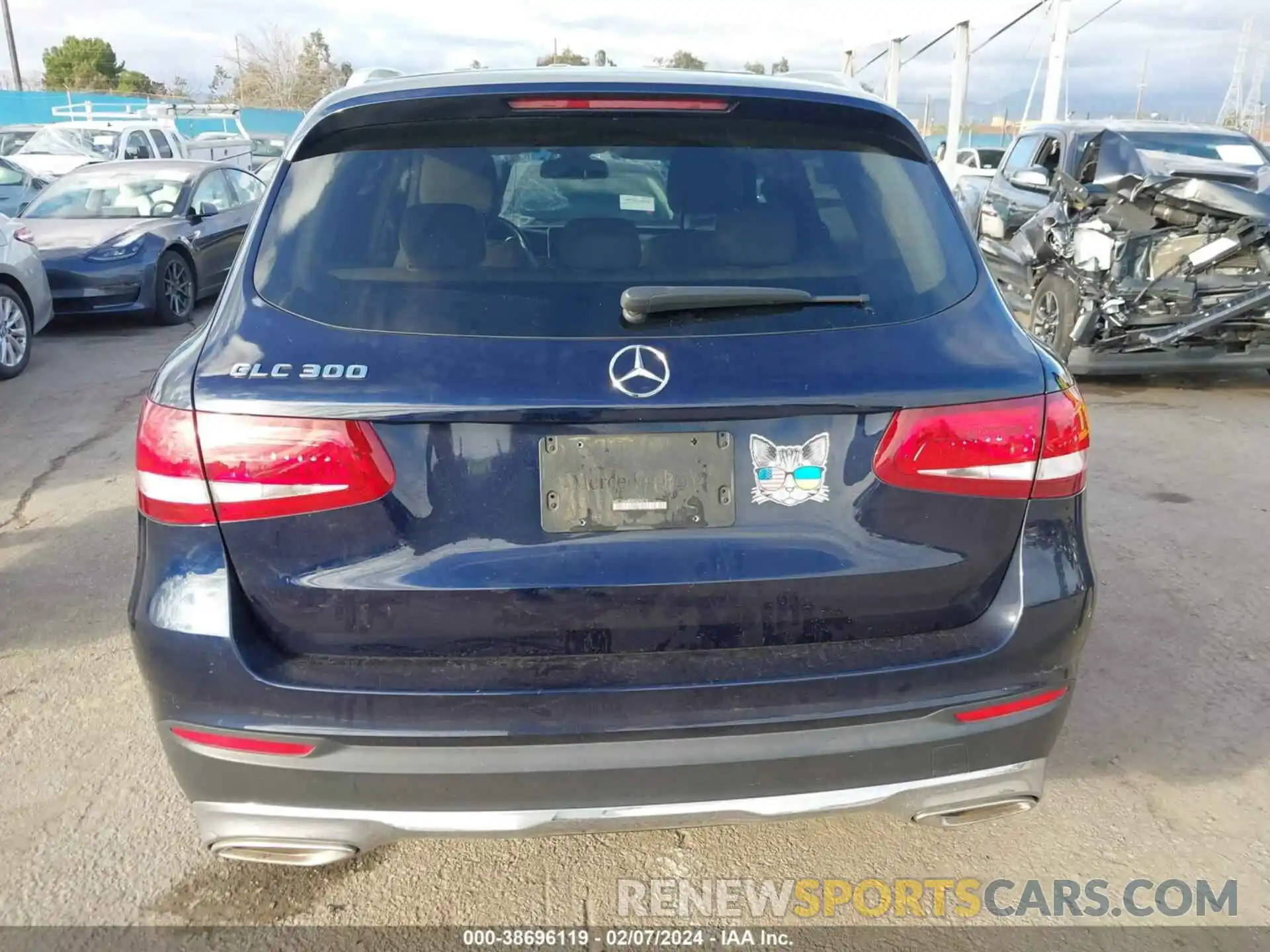 16 Photograph of a damaged car WDC0G4JB7KF574379 MERCEDES-BENZ GLC 300 2019