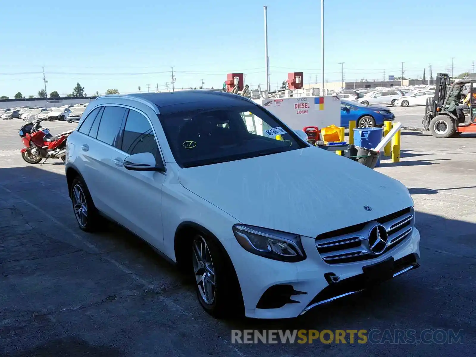 1 Photograph of a damaged car WDC0G4JB8K1003495 MERCEDES-BENZ GLC 300 2019