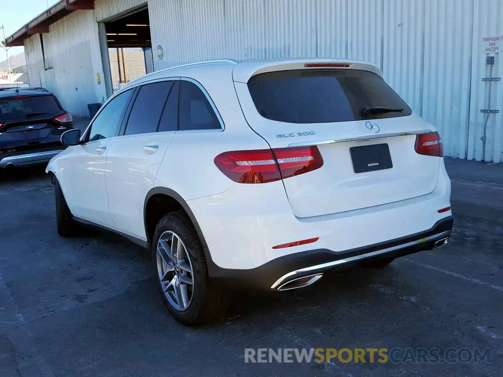 3 Photograph of a damaged car WDC0G4JB8K1003495 MERCEDES-BENZ GLC 300 2019