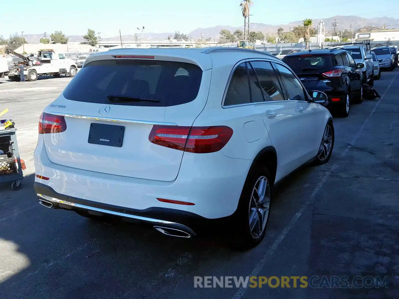 4 Photograph of a damaged car WDC0G4JB8K1003495 MERCEDES-BENZ GLC 300 2019