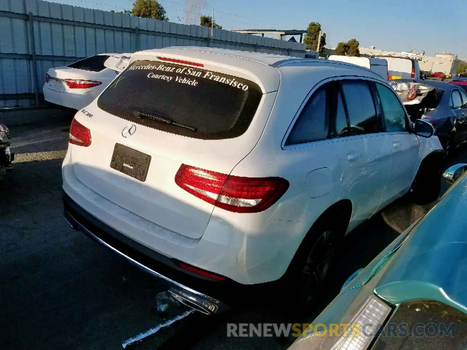 4 Photograph of a damaged car WDC0G4JB8KV163188 MERCEDES-BENZ GLC 300 2019