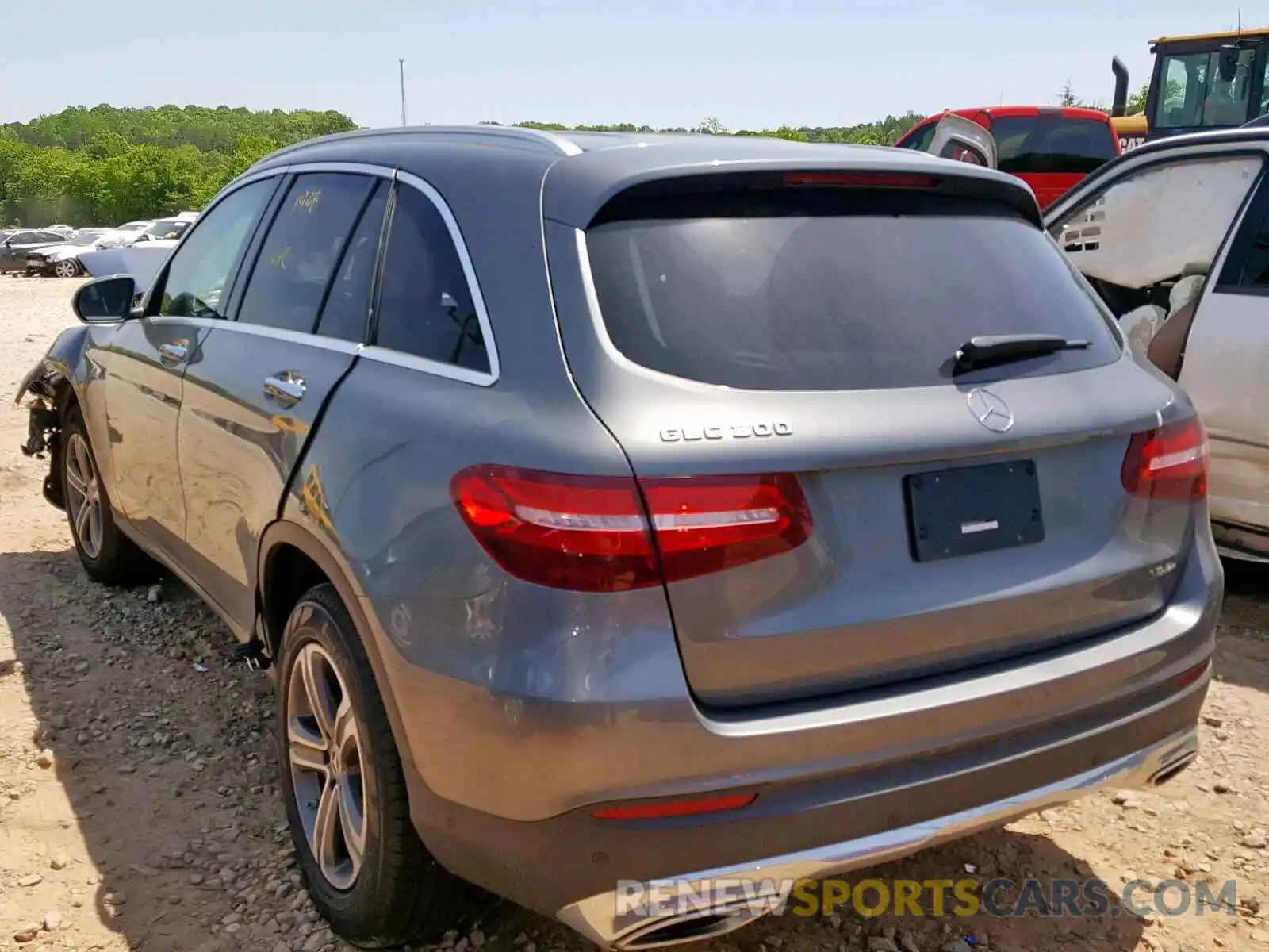 3 Фотография поврежденного автомобиля WDC0G4JB9KF592155 MERCEDES-BENZ GLC 300 2019