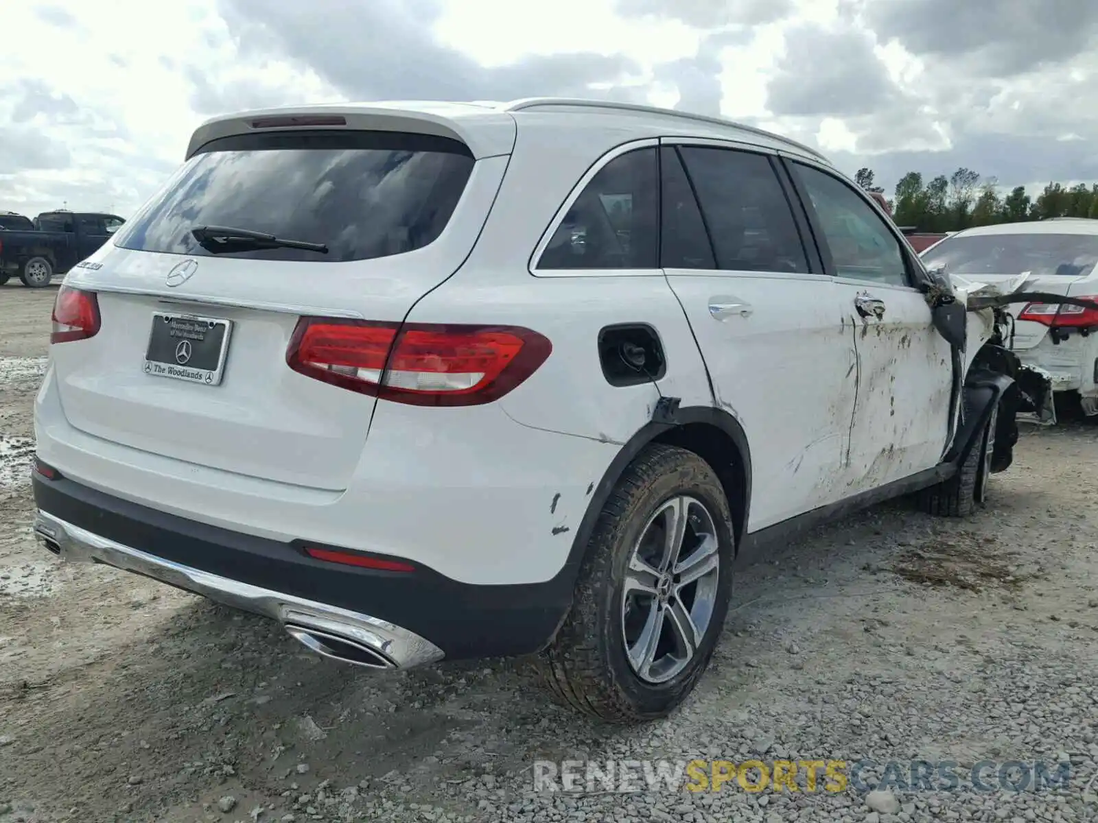 4 Photograph of a damaged car WDC0G4JB9KV122567 MERCEDES-BENZ GLC 300 2019