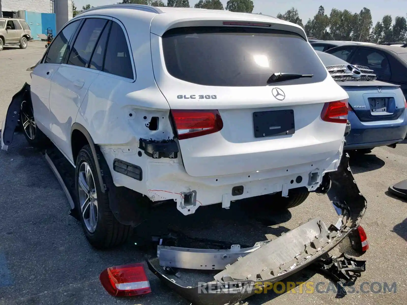 3 Фотография поврежденного автомобиля WDC0G4JB9KV165953 MERCEDES-BENZ GLC 300 2019