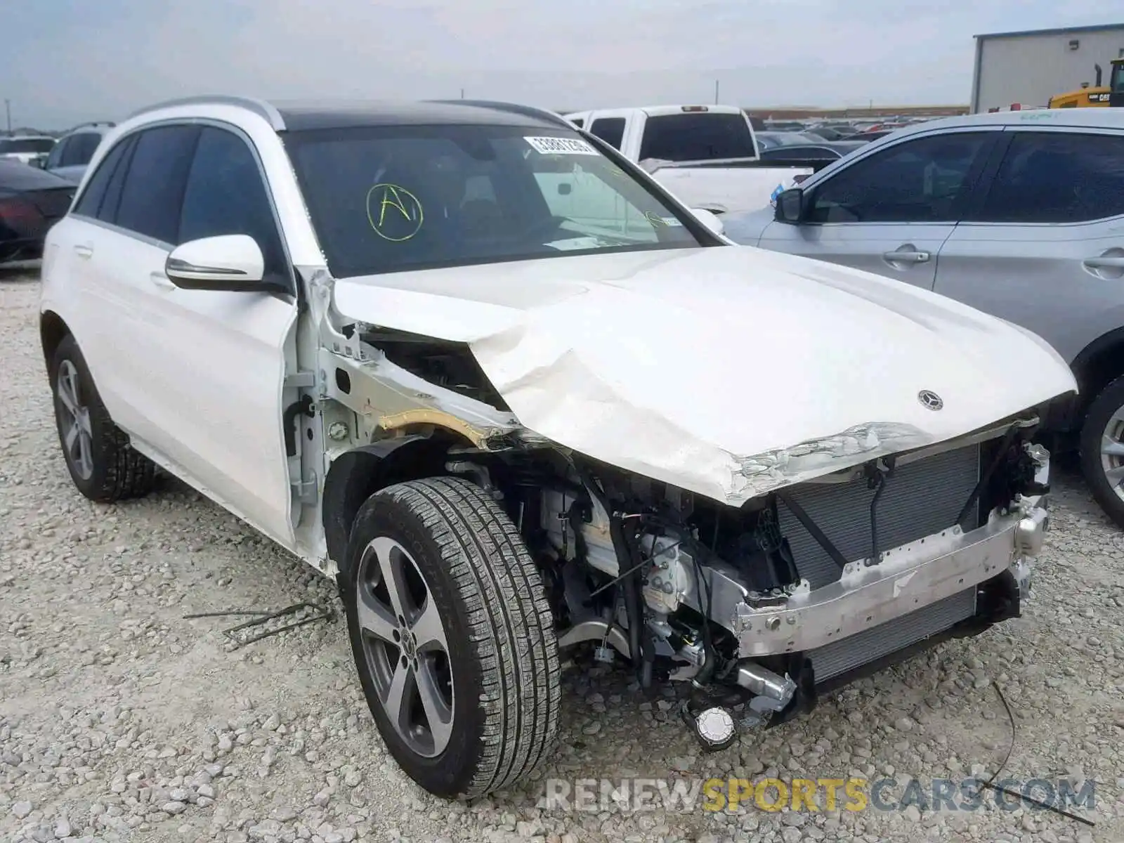 1 Photograph of a damaged car WDC0G4JBXKV135912 MERCEDES-BENZ GLC 300 2019