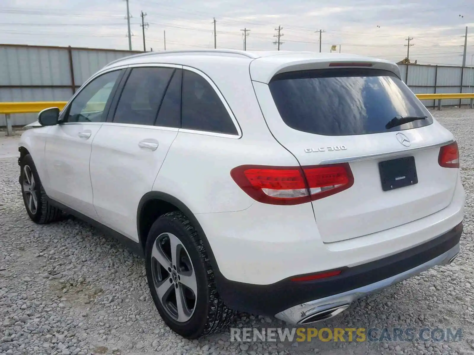 3 Photograph of a damaged car WDC0G4JBXKV135912 MERCEDES-BENZ GLC 300 2019