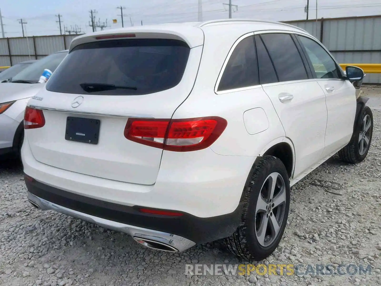 4 Photograph of a damaged car WDC0G4JBXKV135912 MERCEDES-BENZ GLC 300 2019