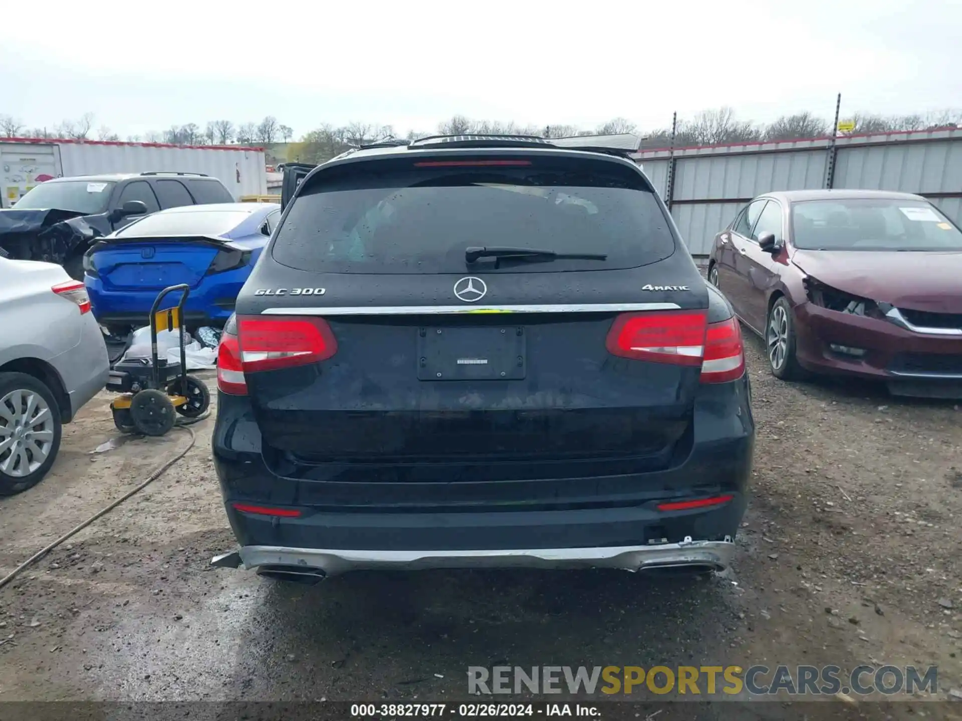 17 Photograph of a damaged car WDC0G4KB4KV120398 MERCEDES-BENZ GLC 300 2019