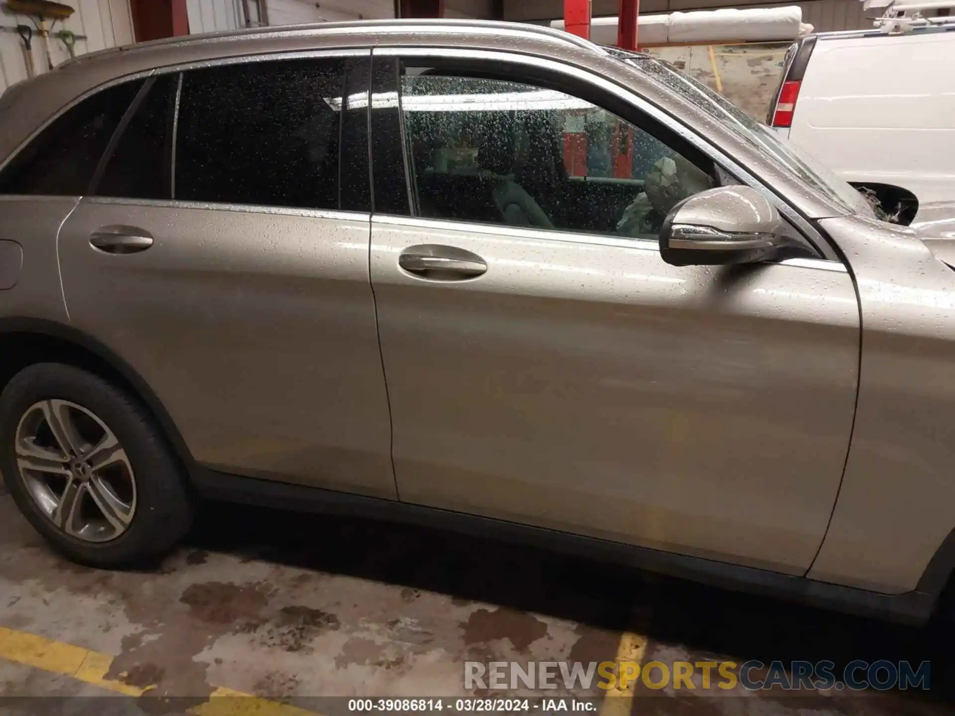 13 Photograph of a damaged car WDC0G4KB9KF671565 MERCEDES-BENZ GLC 300 2019