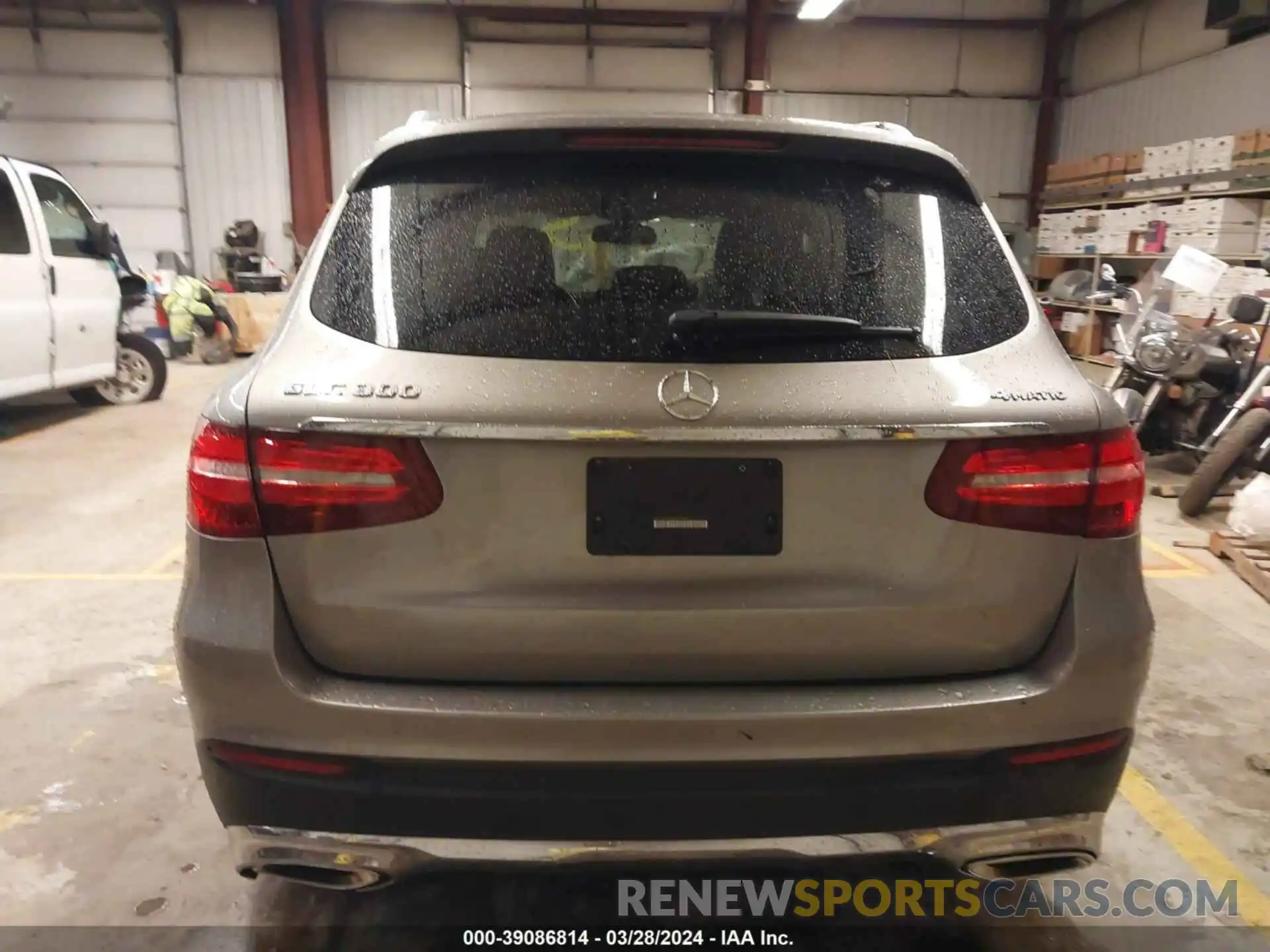 16 Photograph of a damaged car WDC0G4KB9KF671565 MERCEDES-BENZ GLC 300 2019