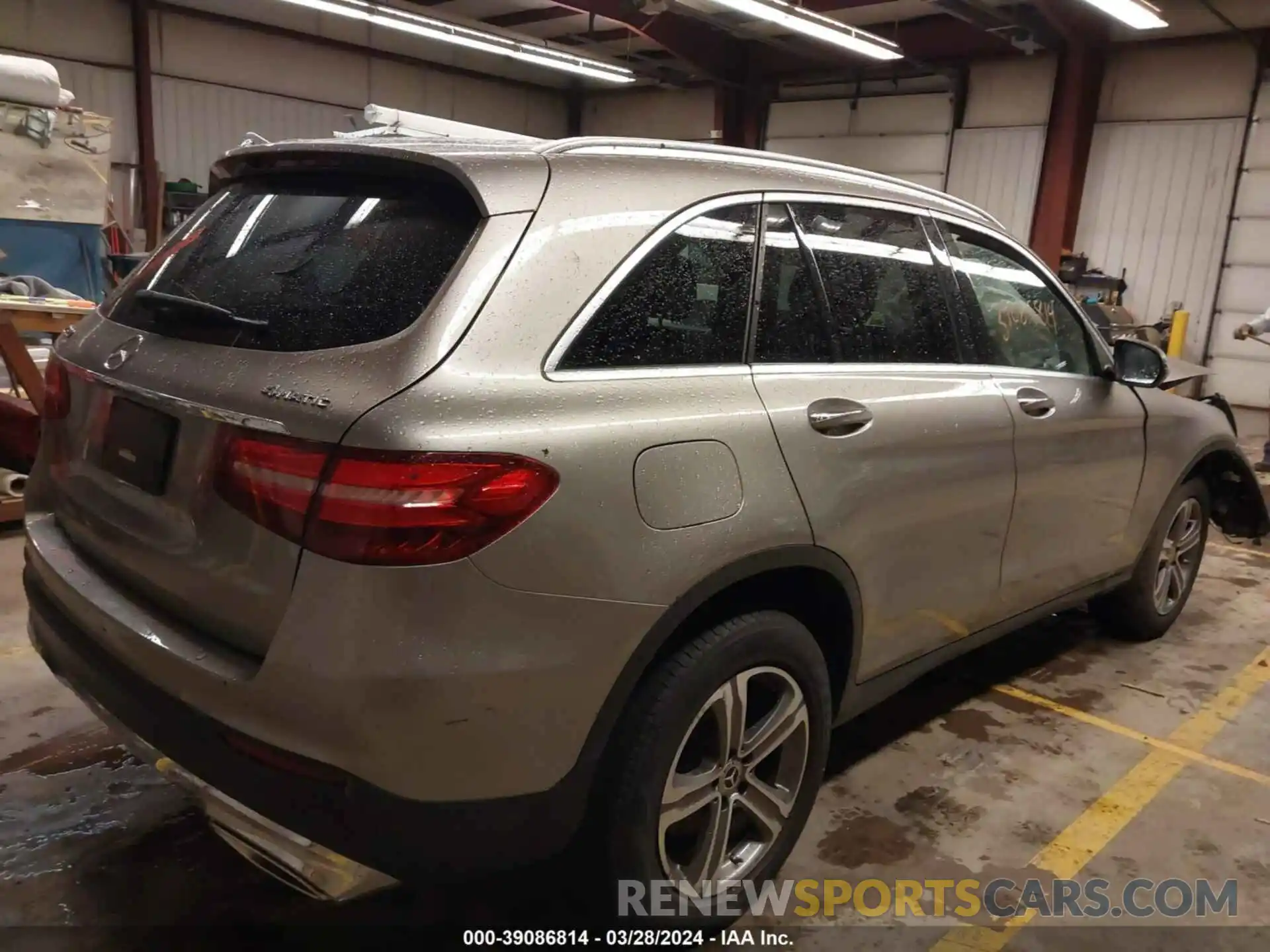 4 Photograph of a damaged car WDC0G4KB9KF671565 MERCEDES-BENZ GLC 300 2019