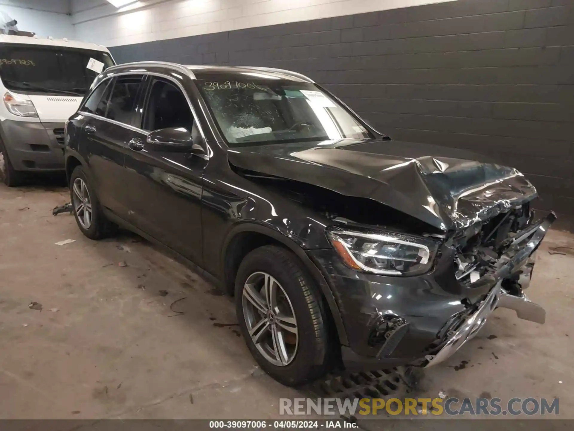 1 Photograph of a damaged car W1N0G8EB4LF796797 MERCEDES-BENZ GLC 300 2020