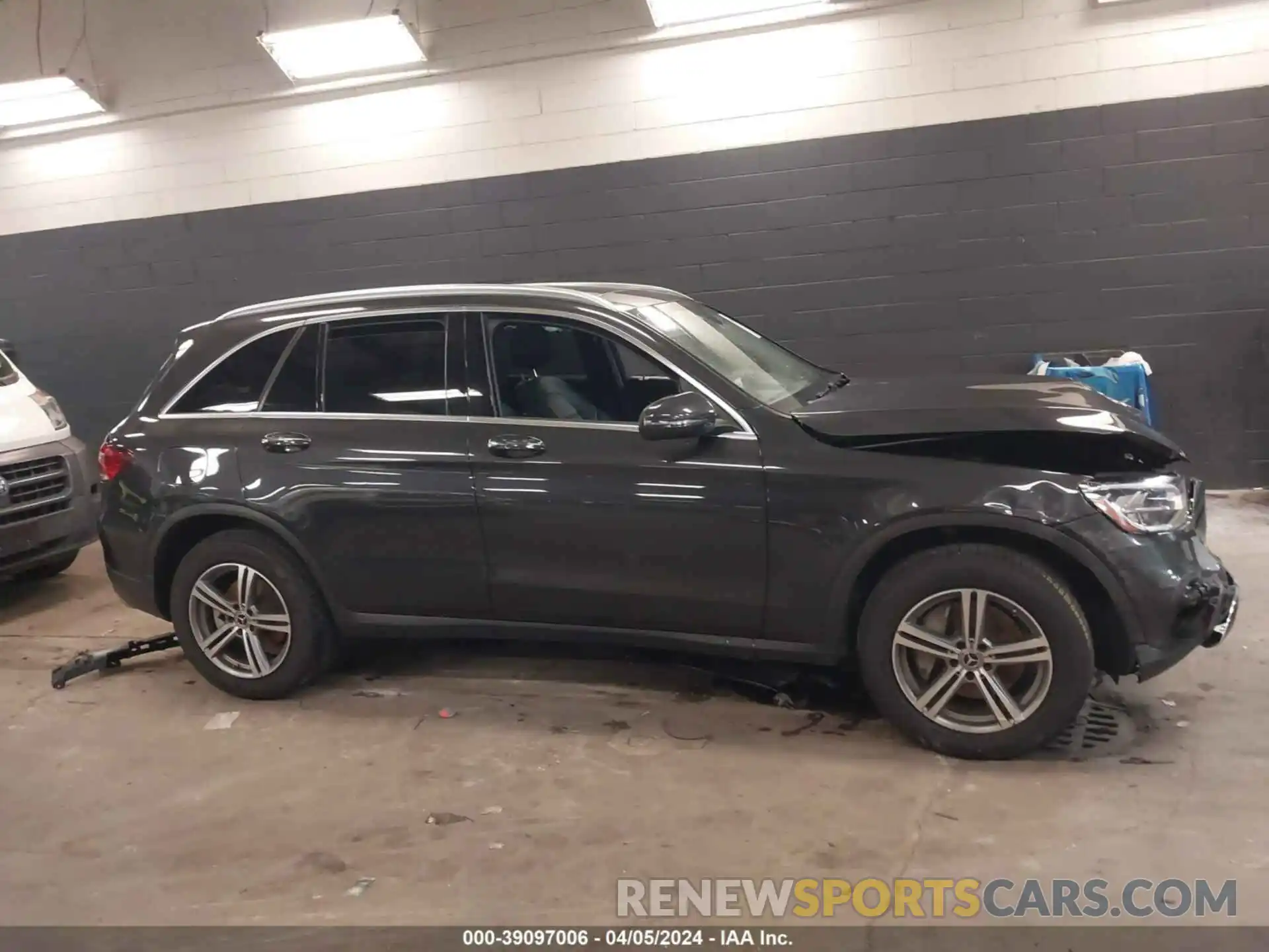 12 Photograph of a damaged car W1N0G8EB4LF796797 MERCEDES-BENZ GLC 300 2020