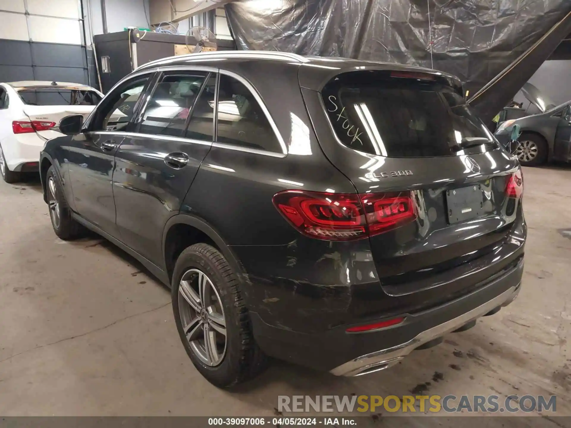 3 Photograph of a damaged car W1N0G8EB4LF796797 MERCEDES-BENZ GLC 300 2020