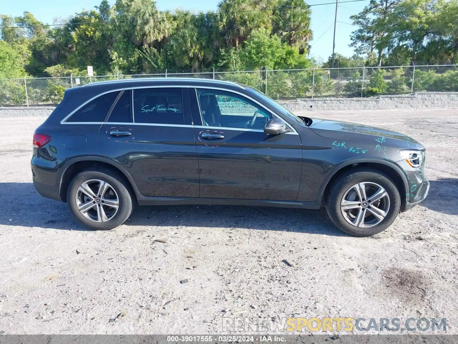 12 Photograph of a damaged car WDC0G8DB1LF694571 MERCEDES-BENZ GLC 300 2020