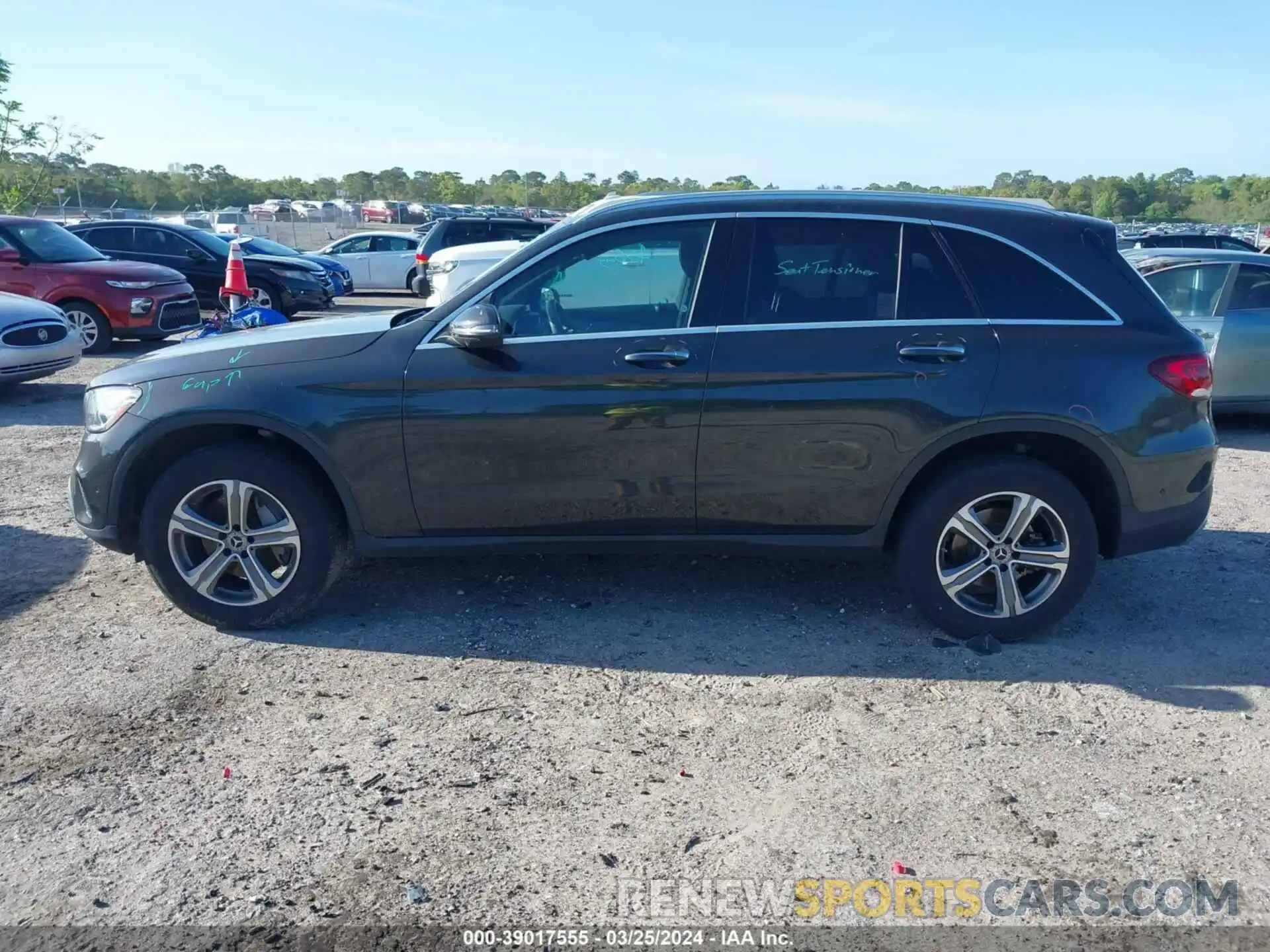 13 Photograph of a damaged car WDC0G8DB1LF694571 MERCEDES-BENZ GLC 300 2020