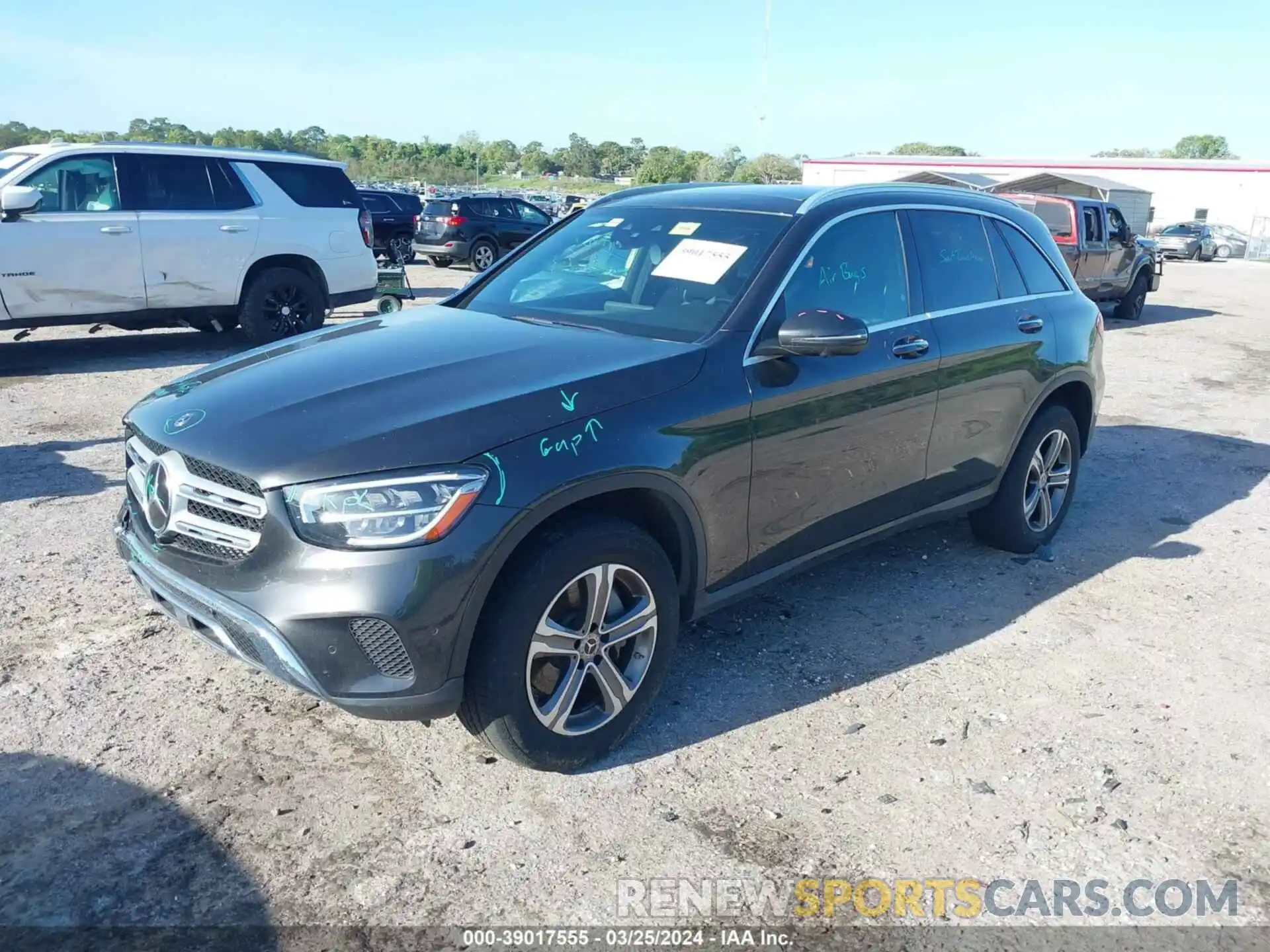 2 Photograph of a damaged car WDC0G8DB1LF694571 MERCEDES-BENZ GLC 300 2020