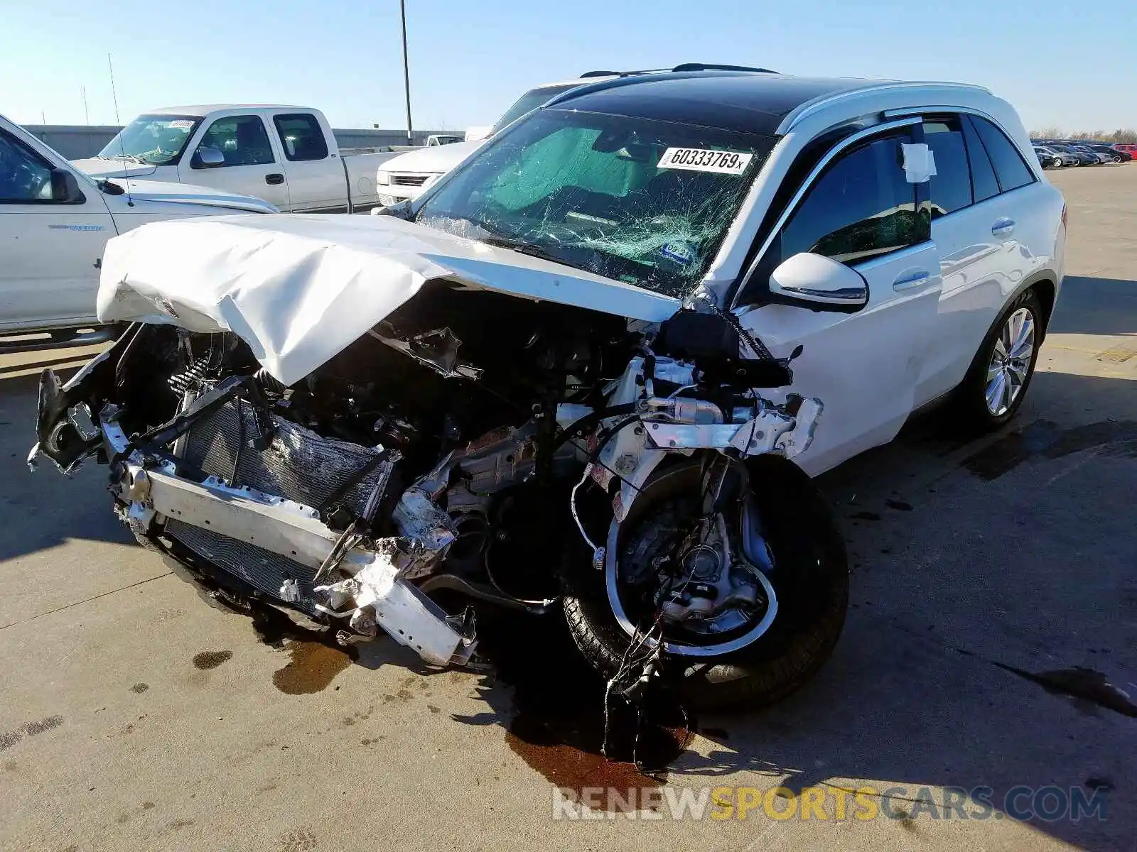 2 Photograph of a damaged car WDC0G8DB3LF681384 MERCEDES-BENZ GLC 300 2020