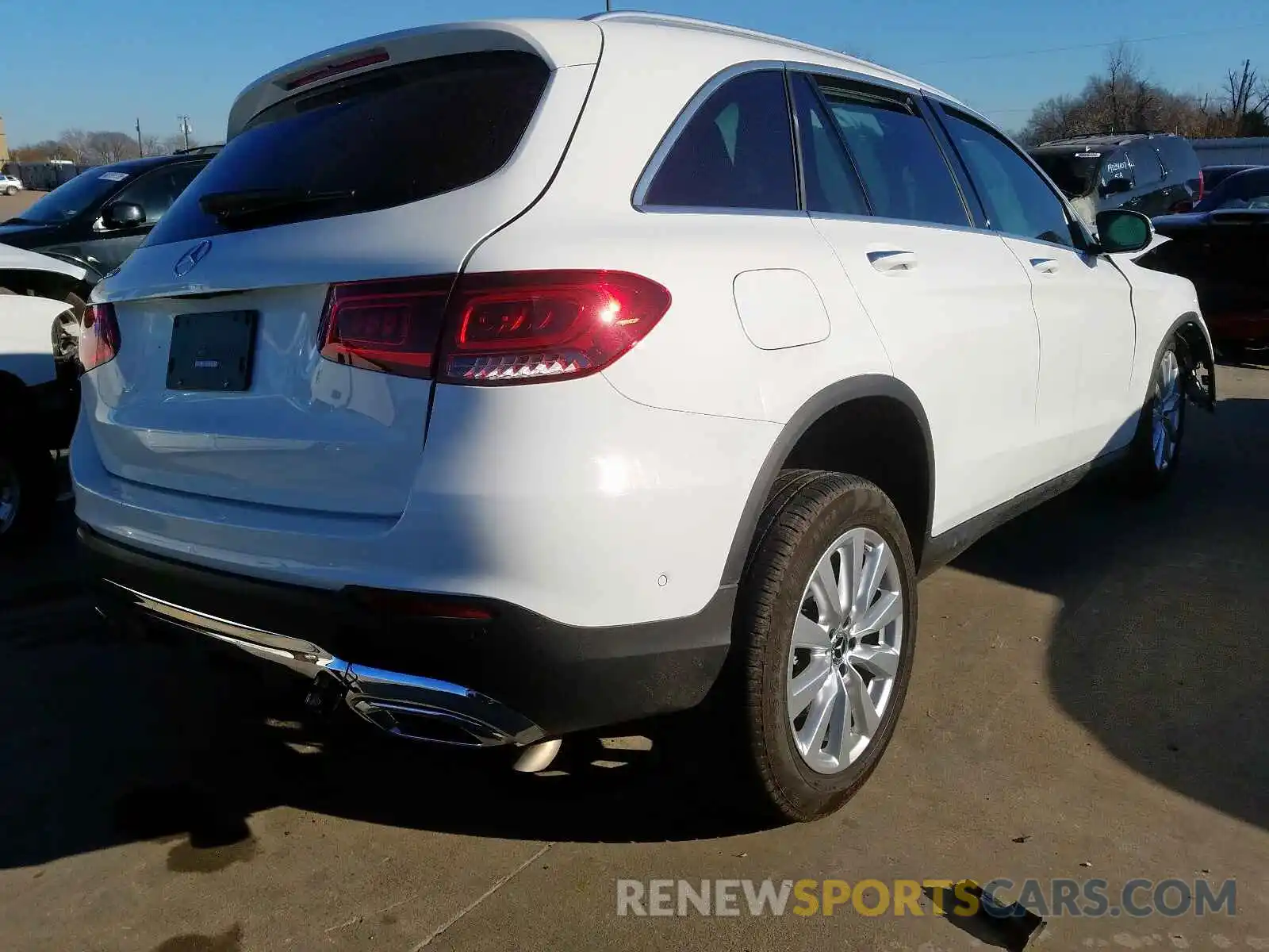 4 Photograph of a damaged car WDC0G8DB3LF681384 MERCEDES-BENZ GLC 300 2020