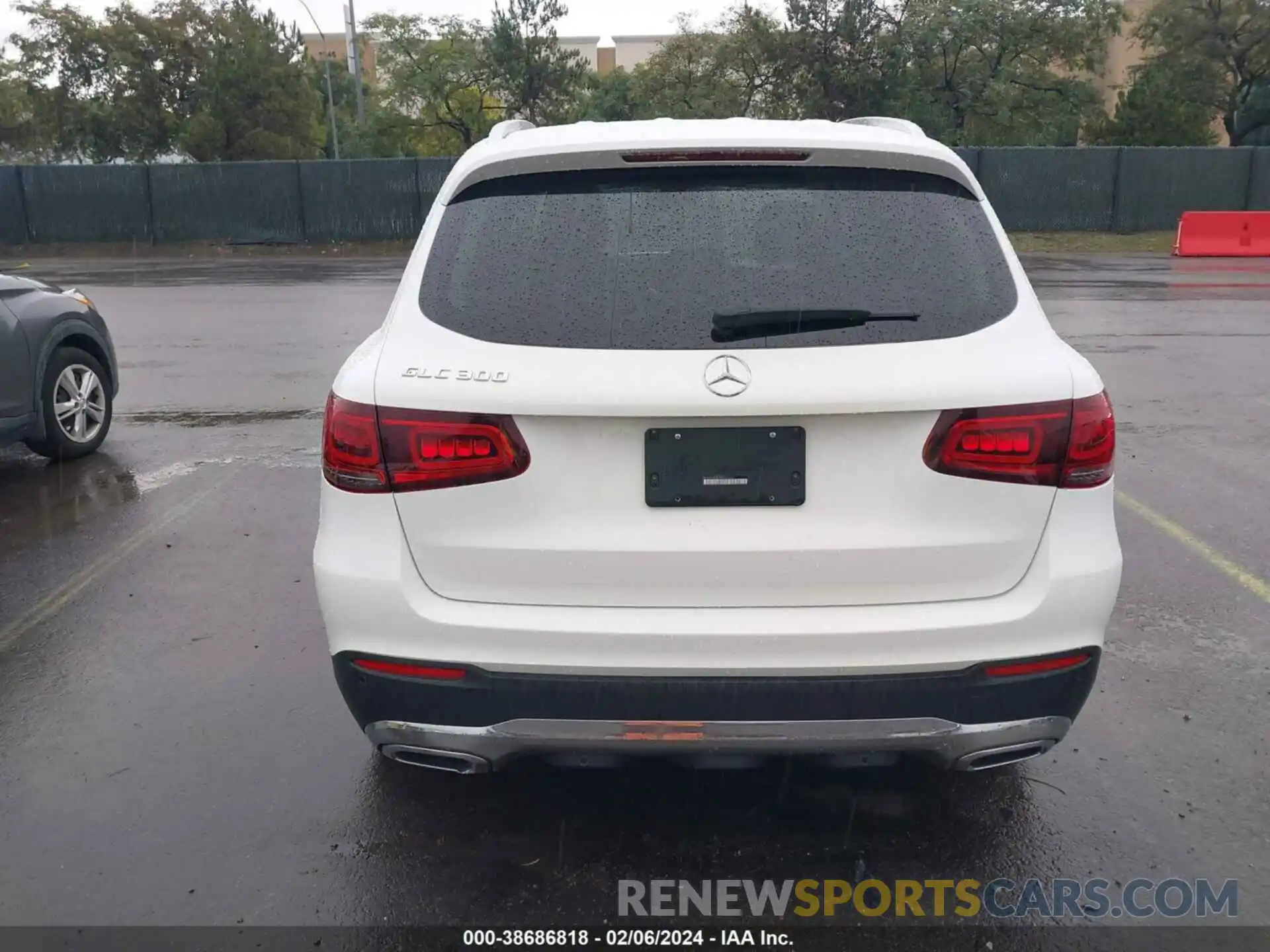 17 Photograph of a damaged car W1N0G8DB9MV267631 MERCEDES-BENZ GLC 300 2021