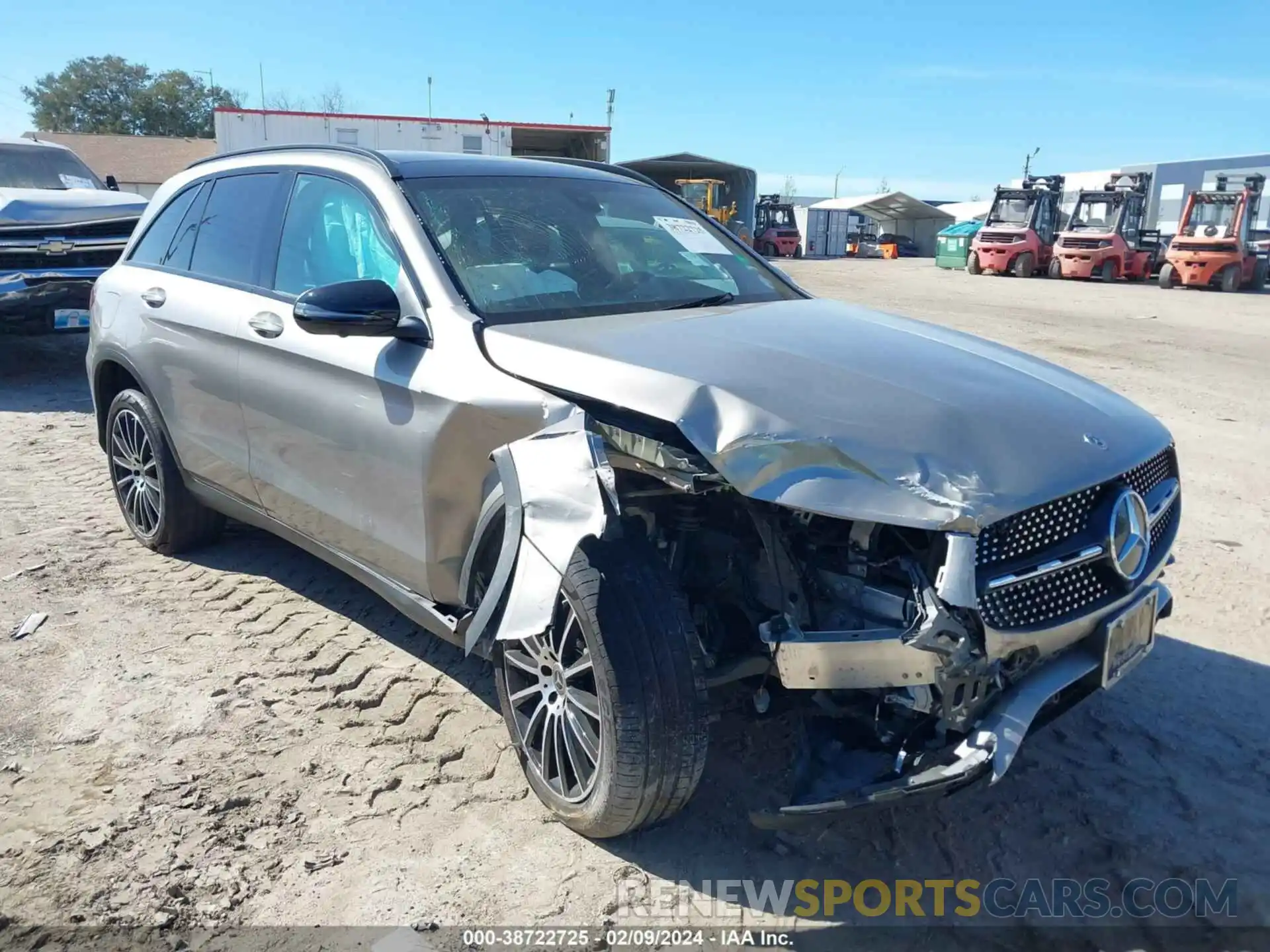 1 Photograph of a damaged car W1N0G8EB9MF916157 MERCEDES-BENZ GLC 300 2021